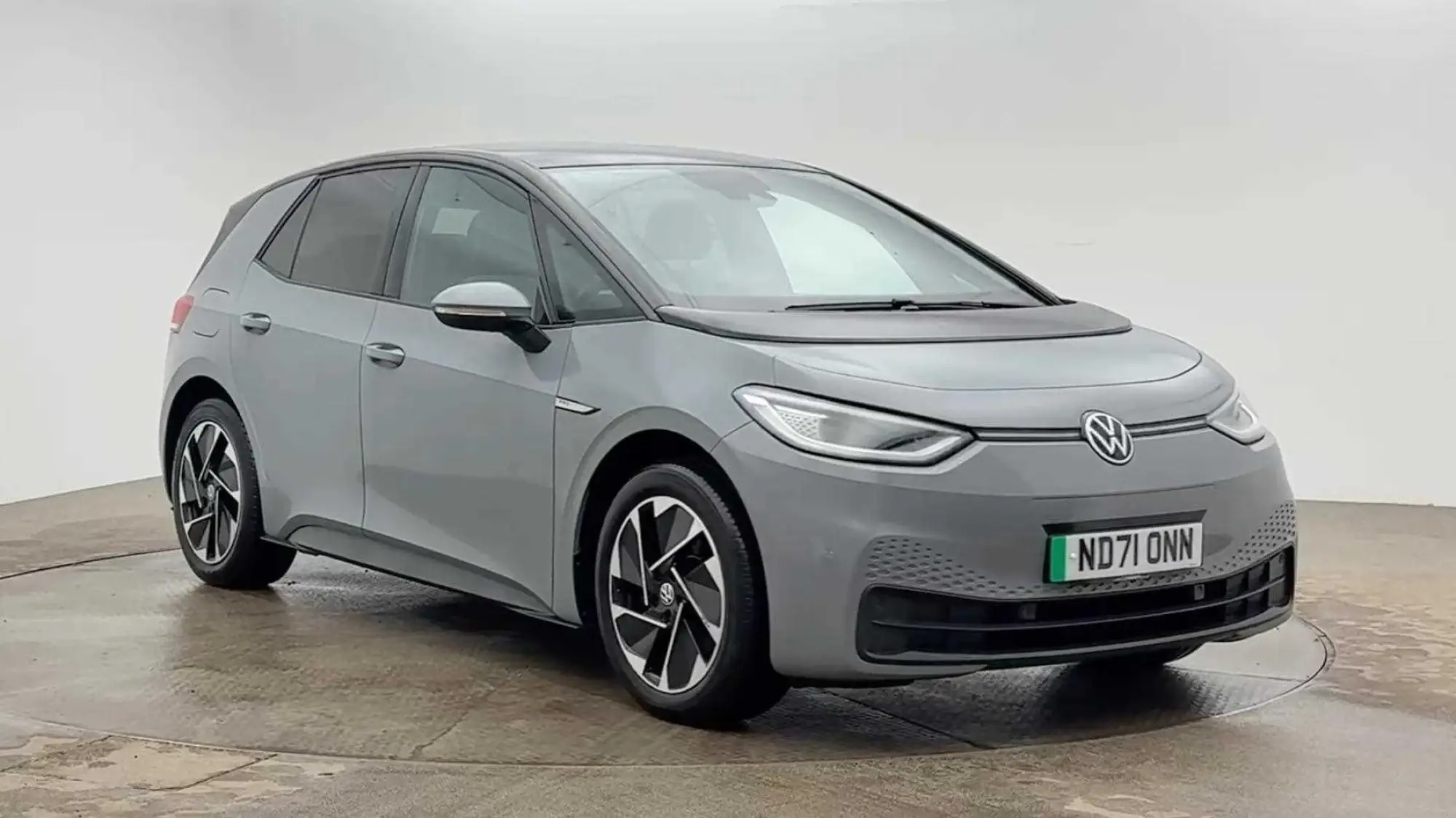 Volkswagen ID.3 Pro 58kWh Family Auto 5dr ND71ONN Image 1