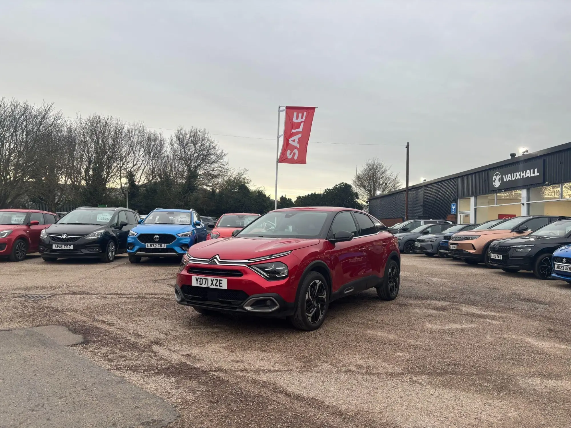 Citroen C4 1.2 PureTech Shine Hatchback 5dr Petrol Manual Euro 6 (s/s) (130 ps) YD71XZE Image 3