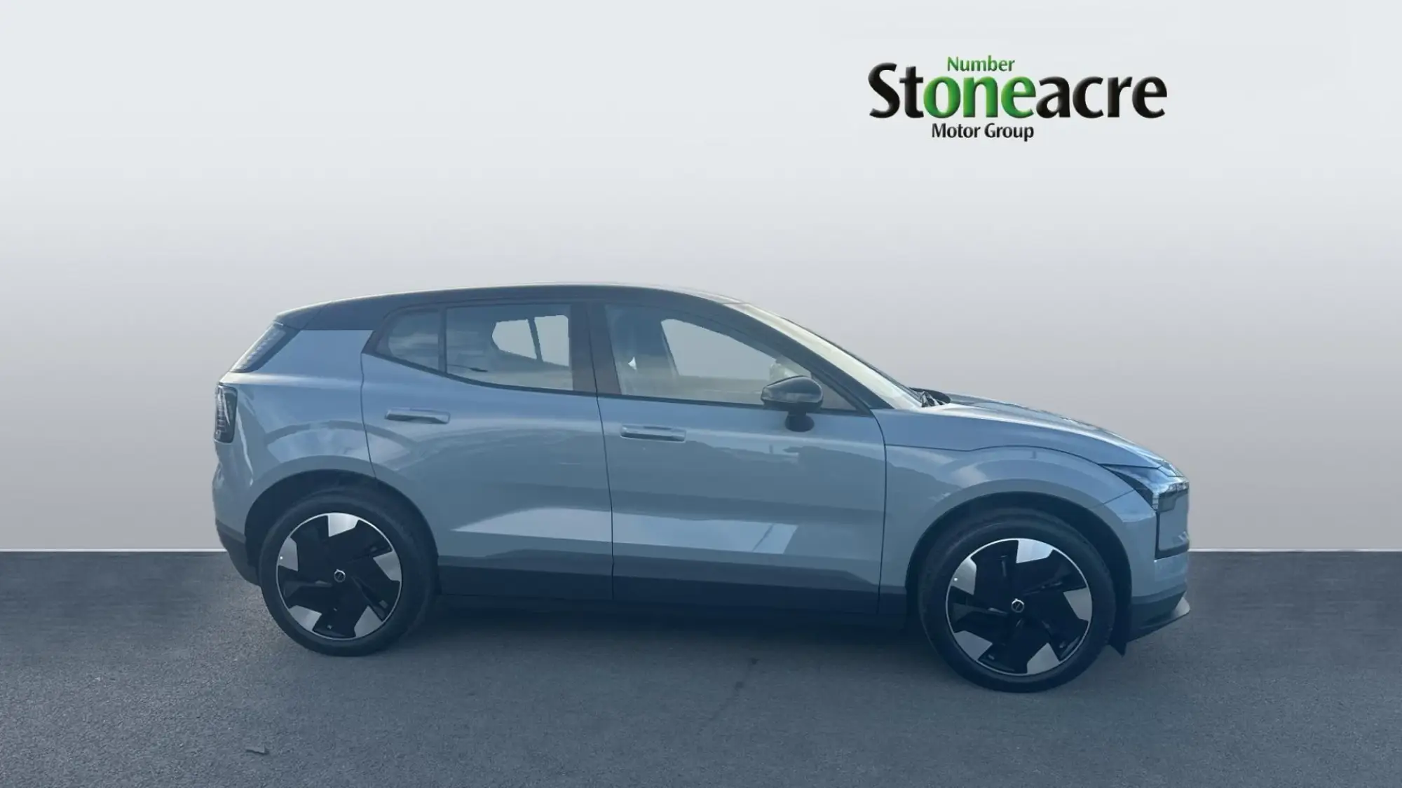 Volvo EX30 200kW SM Extended Range Plus 69kWh 5dr Auto FY26PHK Image 3