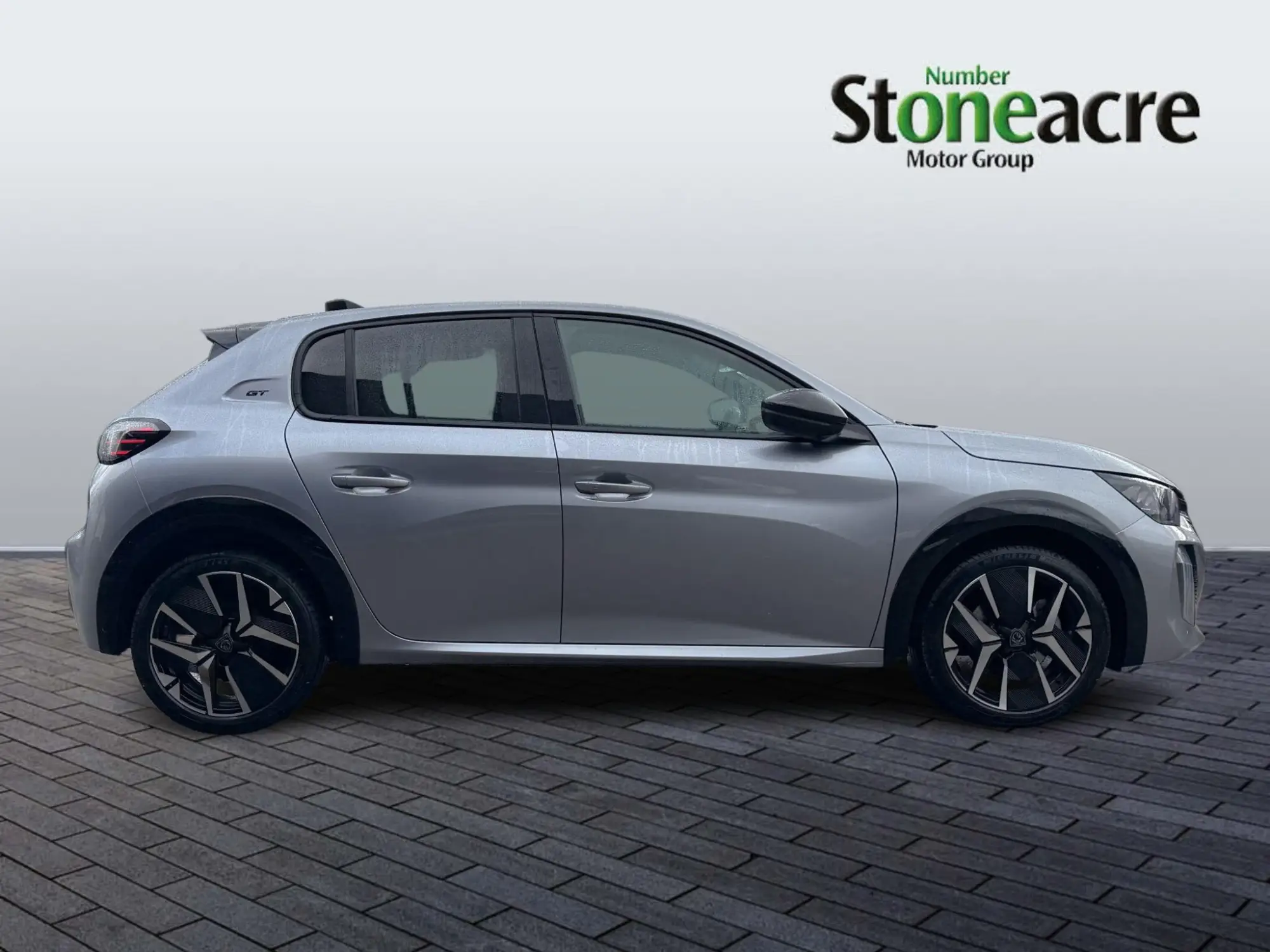 Peugeot 208 1.2 PureTech GT Euro 6 (s/s) 5dr GL74AAX Image 2