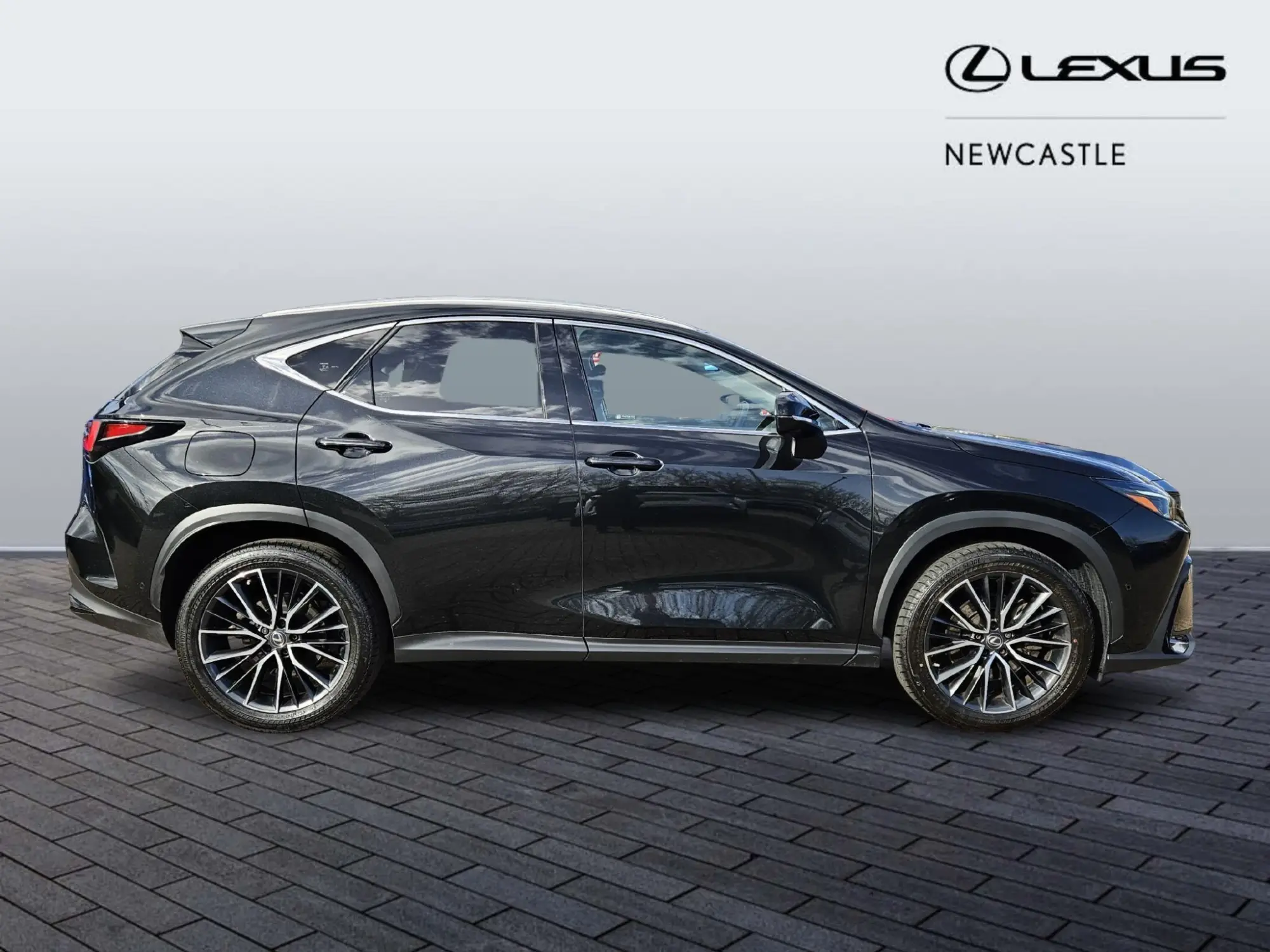 Lexus NX Self-Charging Hybrid 2.5 450h+ 18.1kWh Takumi E-CVT 4WD Euro 6 (s/s) 5dr NL72ZTP Image 2