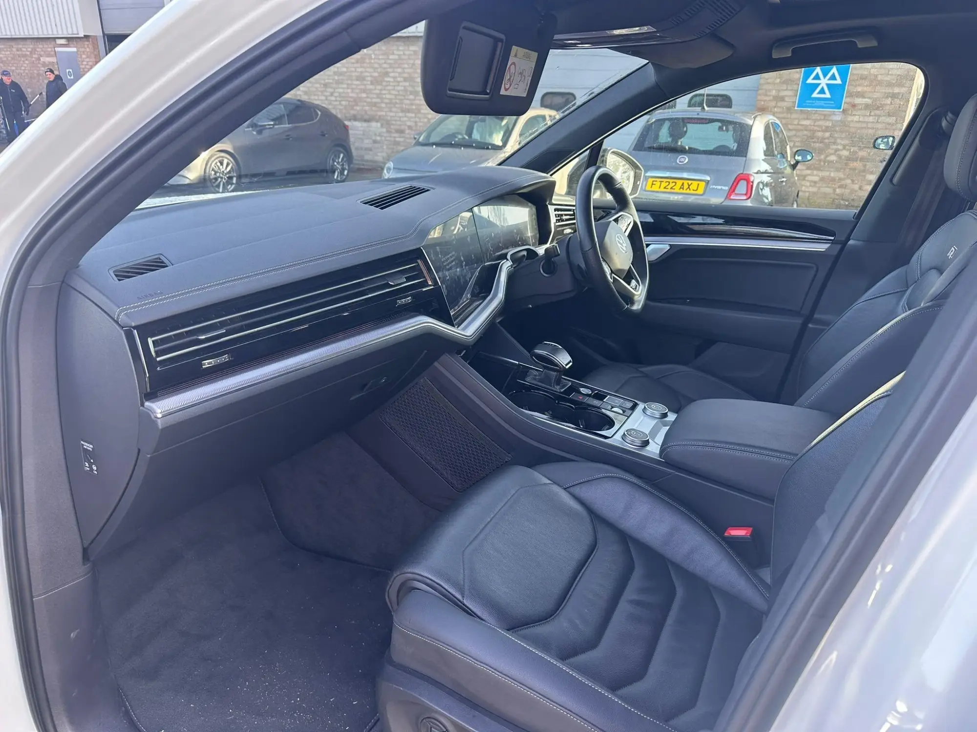 Volkswagen Touareg 3.0 TDI V6 Black Edition SUV 5dr Diesel Tiptronic 4Motion Euro 6 (s/s) (286 ps) VN70UZE Image 2