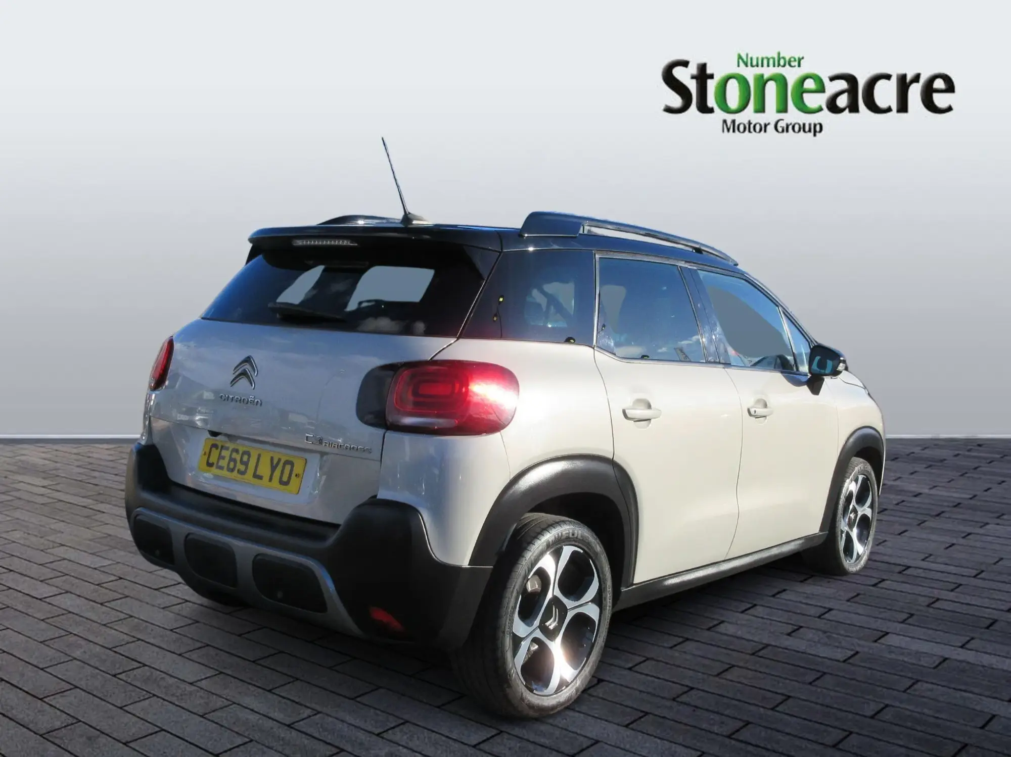 Citroen C3 Aircross 1.2 PureTech Flair EAT6 Euro 6 (s/s) 5dr CE69LYO Image 3