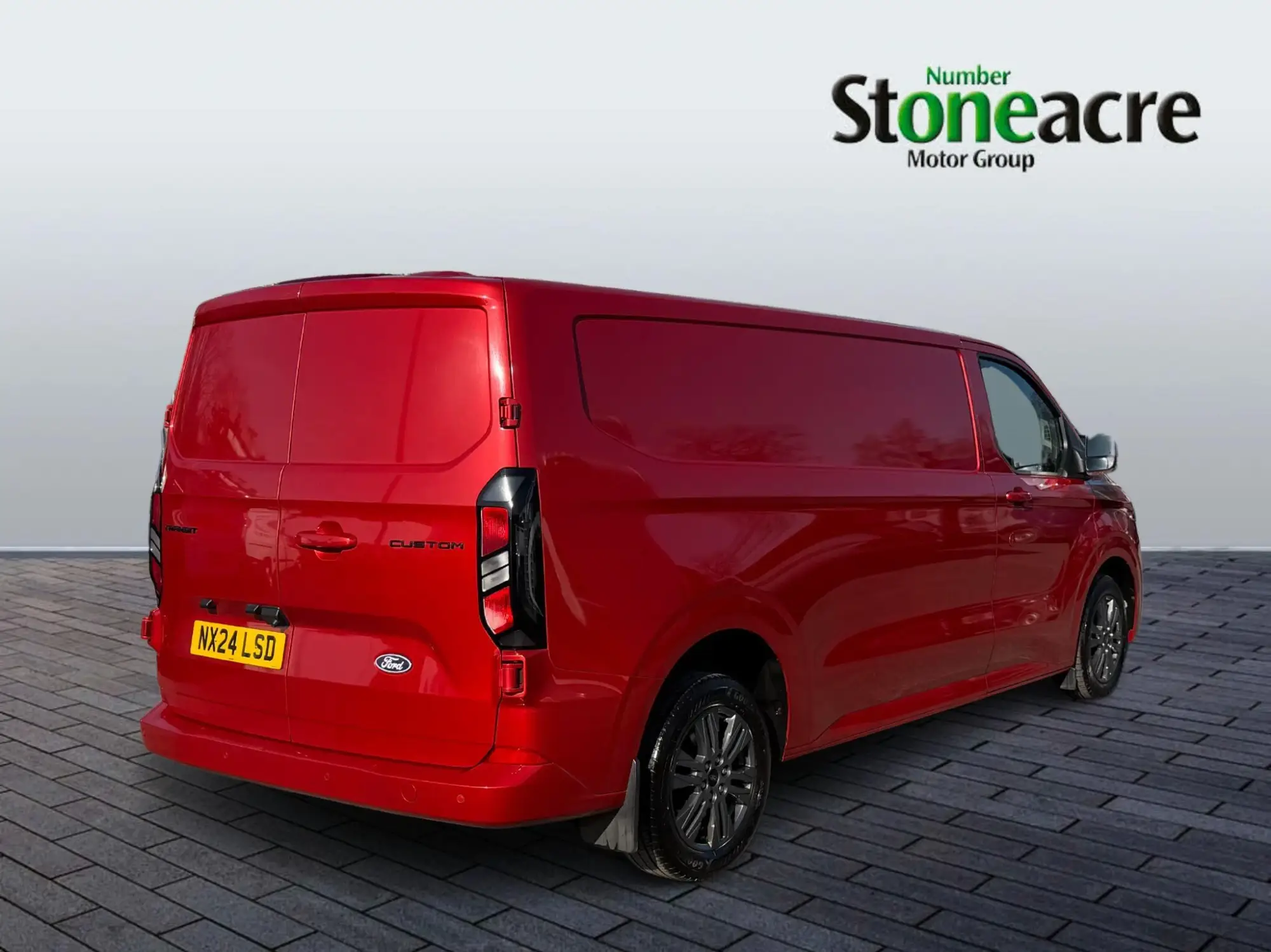 Ford Transit Custom 2.0 300 EcoBlue Limited Auto L2 H1 Euro 6 (s/s) 5dr NX24LSD Image 3
