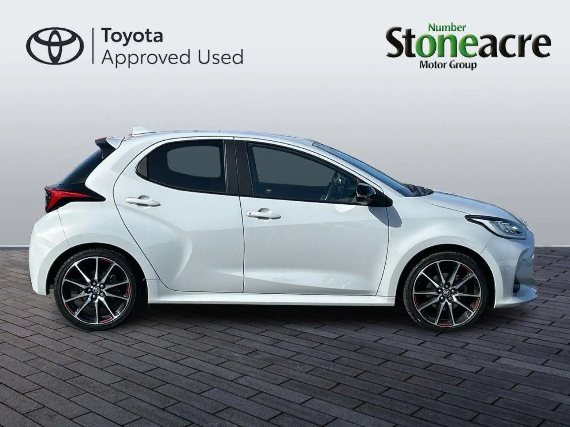Toyota Yaris Image 2