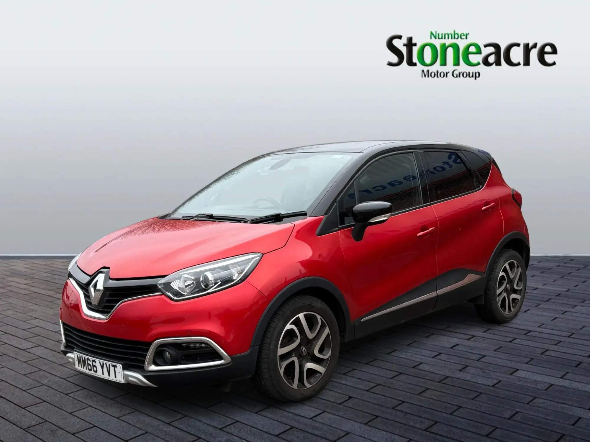 Renault Captur 1.5 dCi ENERGY Signature Nav Auto Euro 6 (s/s) 5dr MM66YVT Image 3