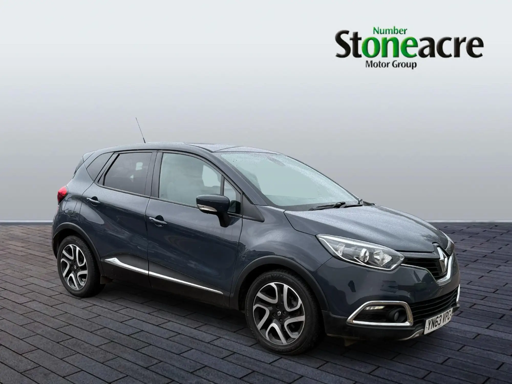 Renault Captur Dynamique S MediaNav dCi 90 Stop & Start YN63VPC Image 1