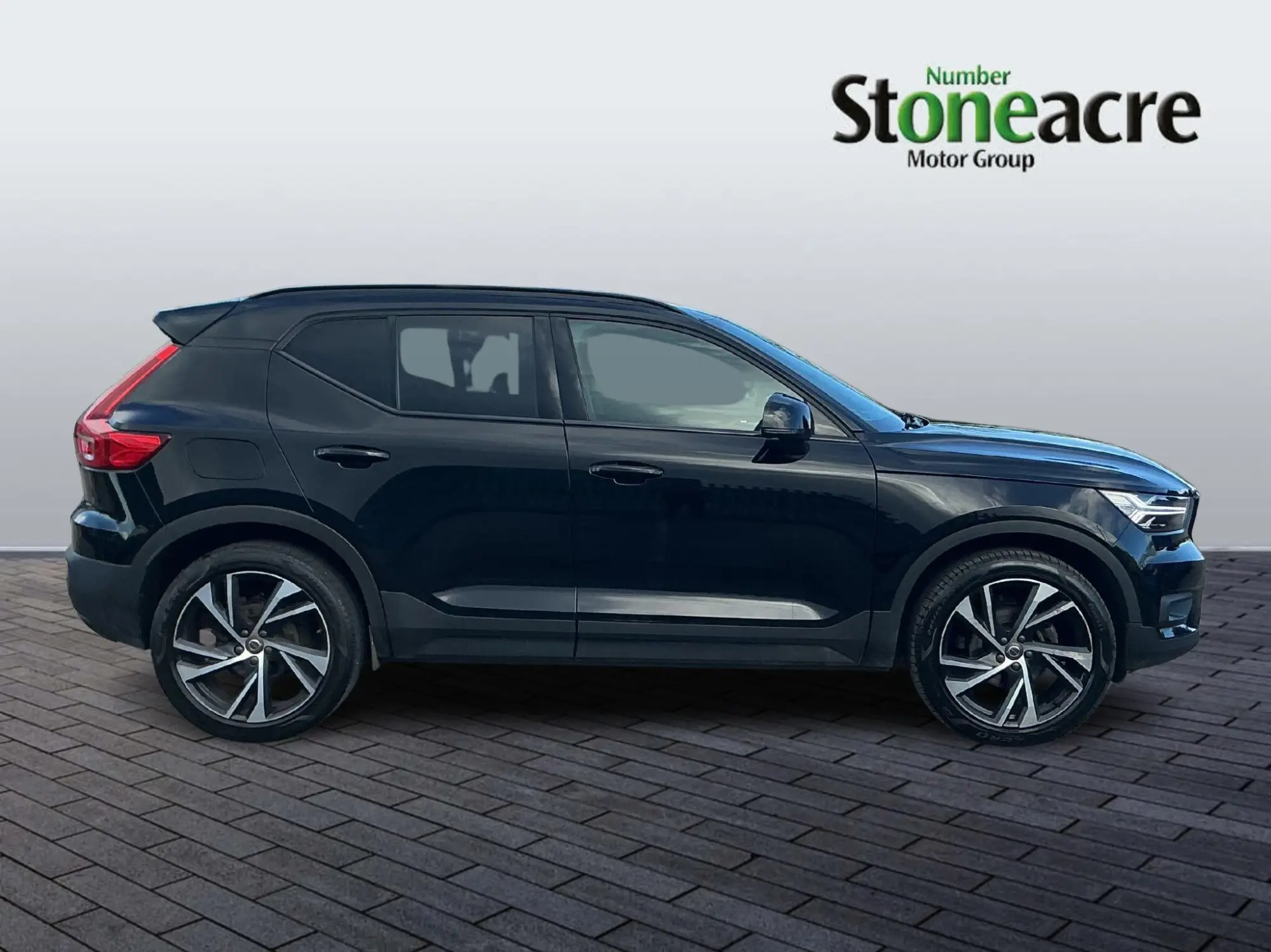Volvo XC40 1.5 T3 R-Design Pro Euro 6 (s/s) 5dr YS20VSO Image 2