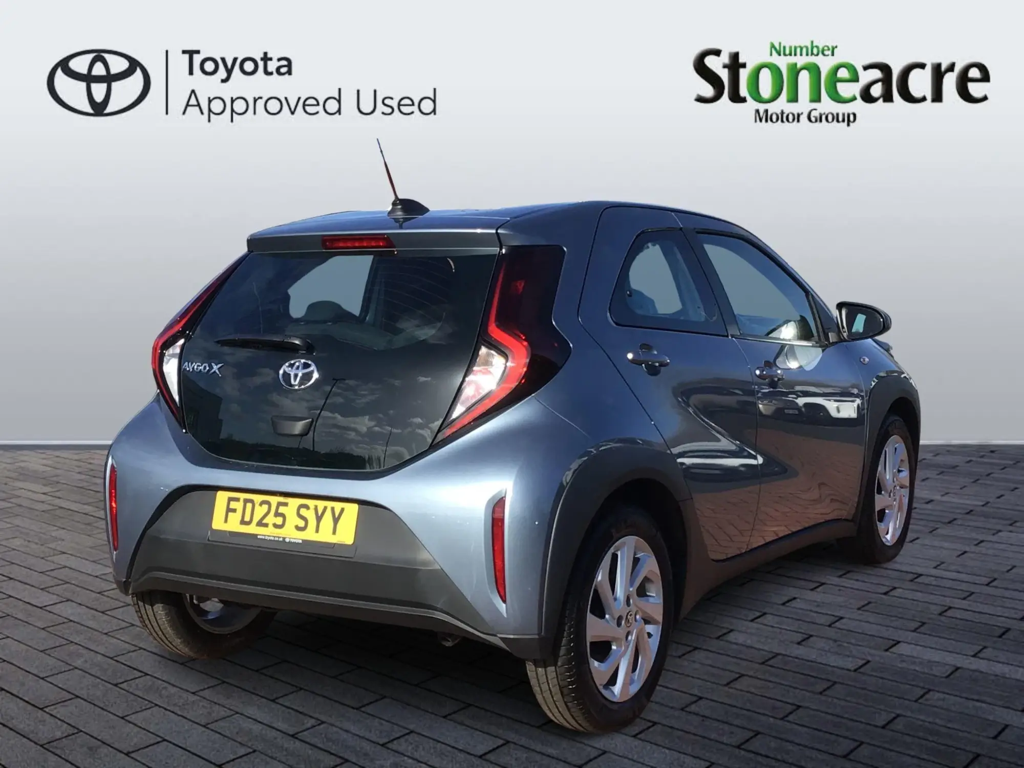 Toyota Aygo X 1.0 VVT-i Pure 5dr Auto FD25SYY Image 2