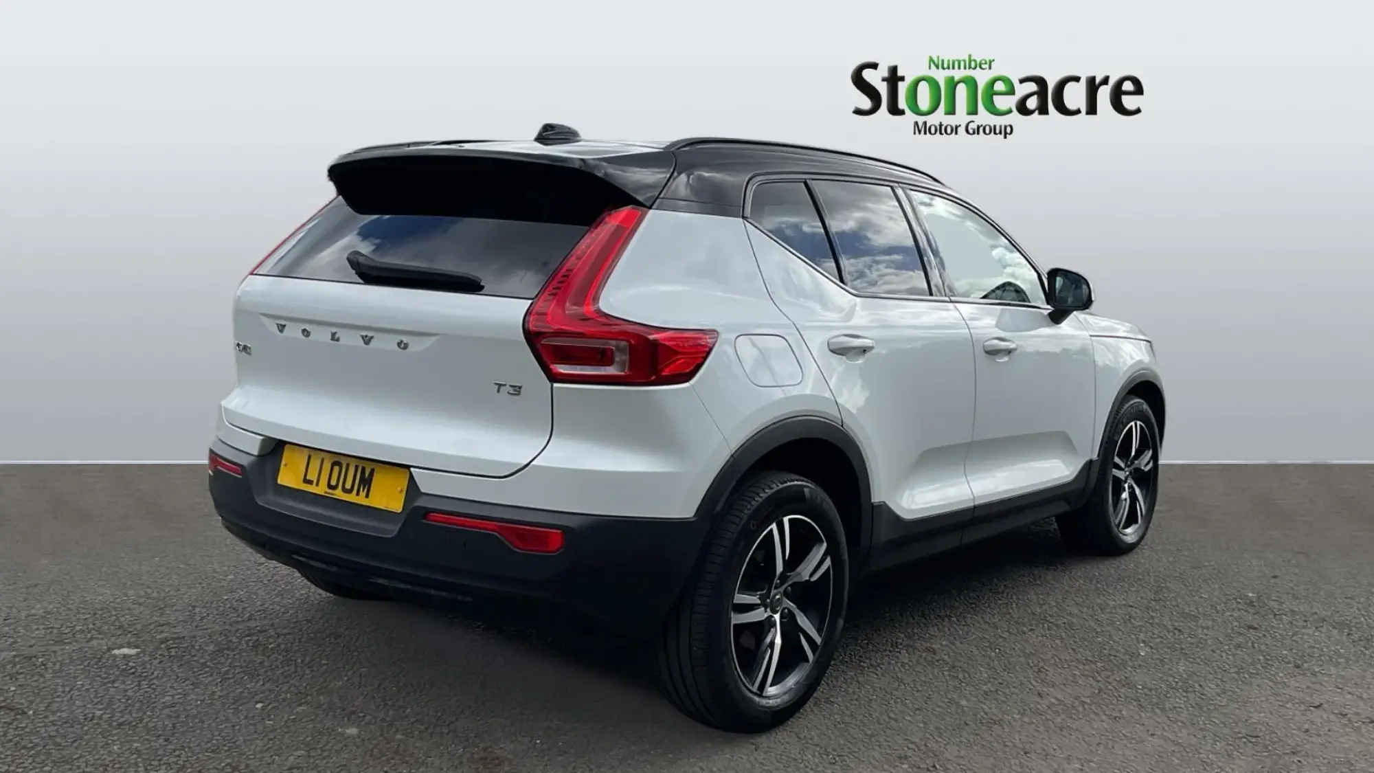 Volvo XC40 R-Design T3 (163 hp) Manual L1OUM Image 2