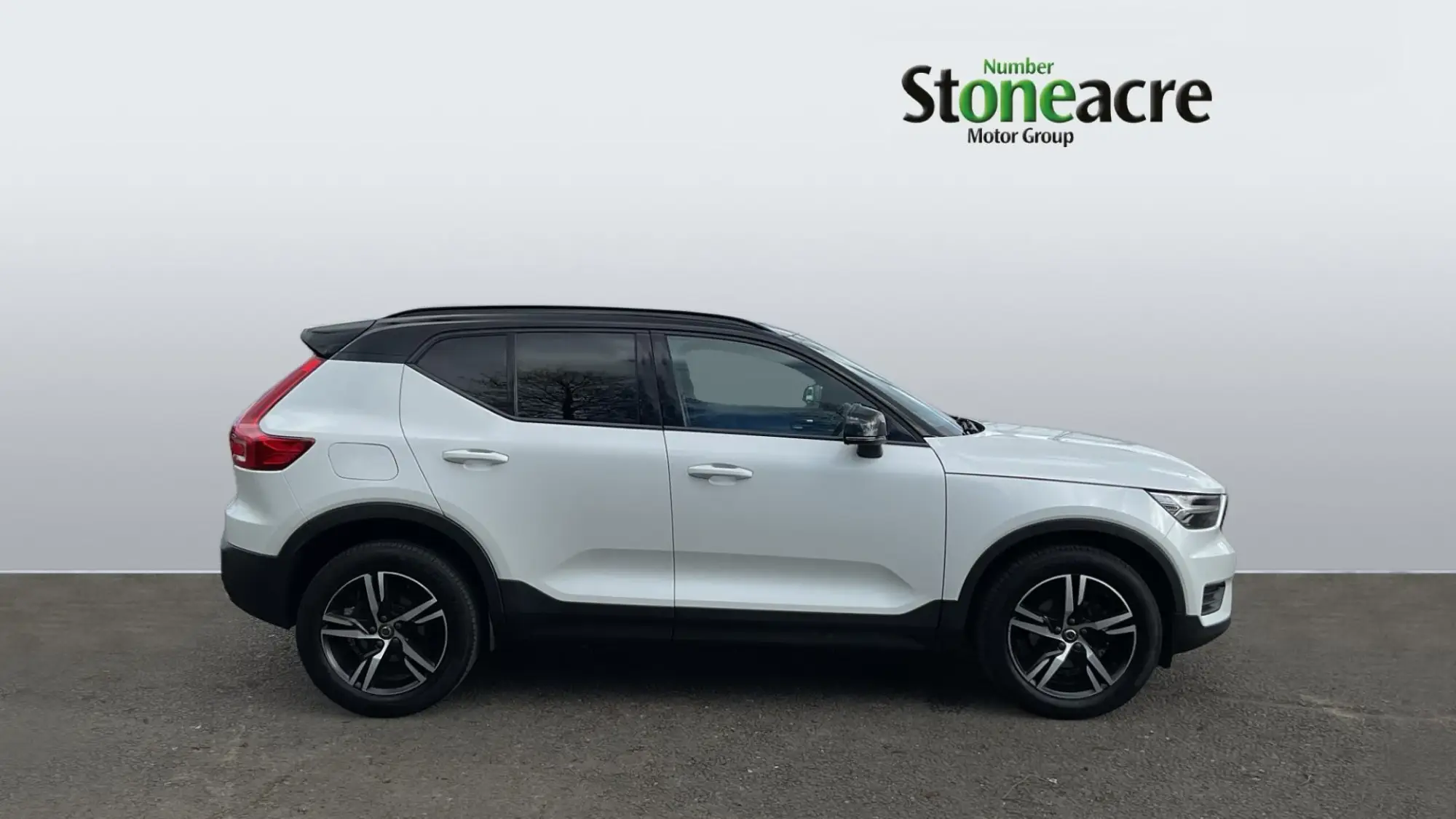 Volvo XC40 R-Design T3 (163 hp) Manual L1OUM Image 3