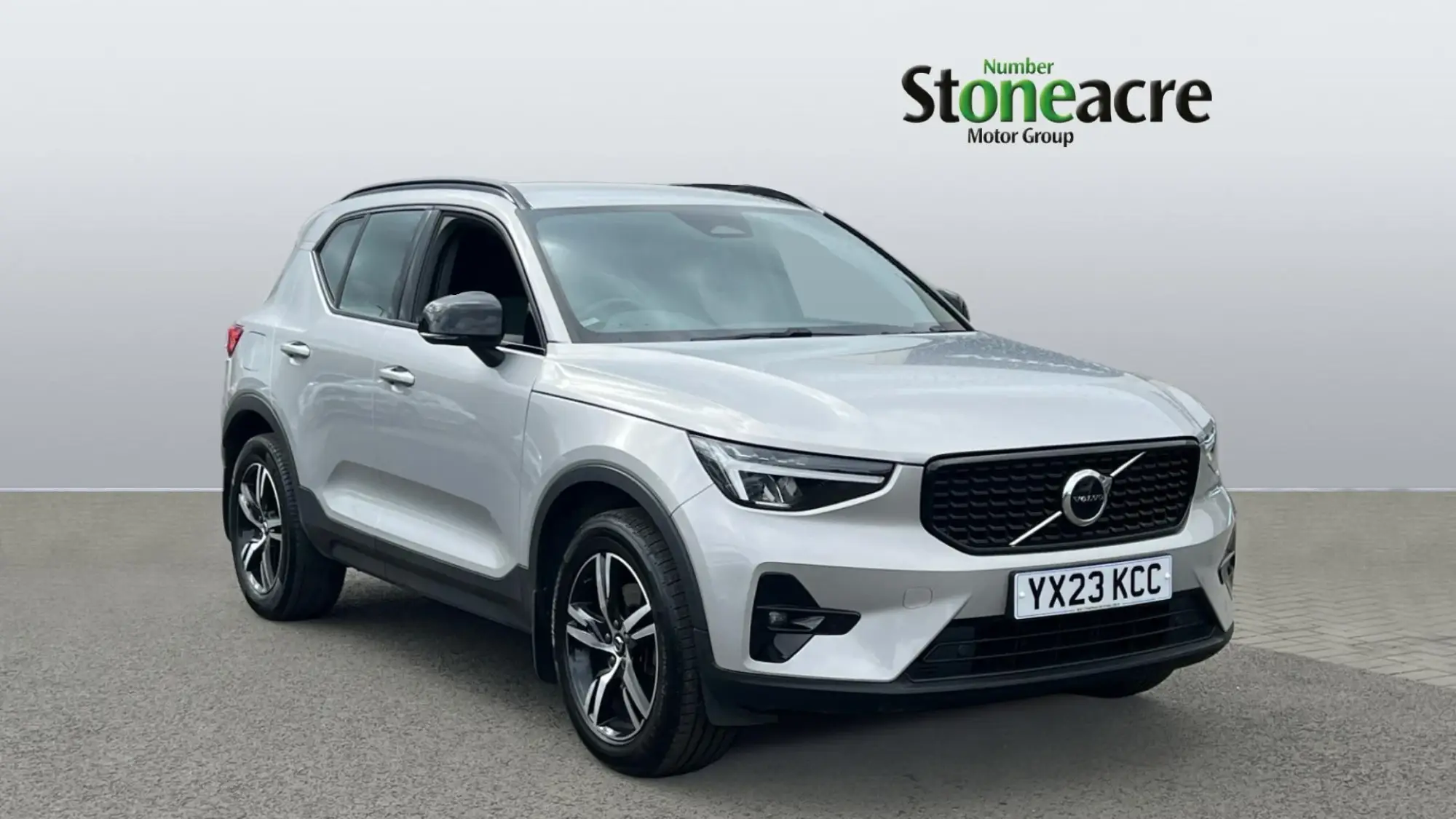 Volvo XC40 2.0 B3P Plus Dark 5dr Auto YX23KCC Image 1