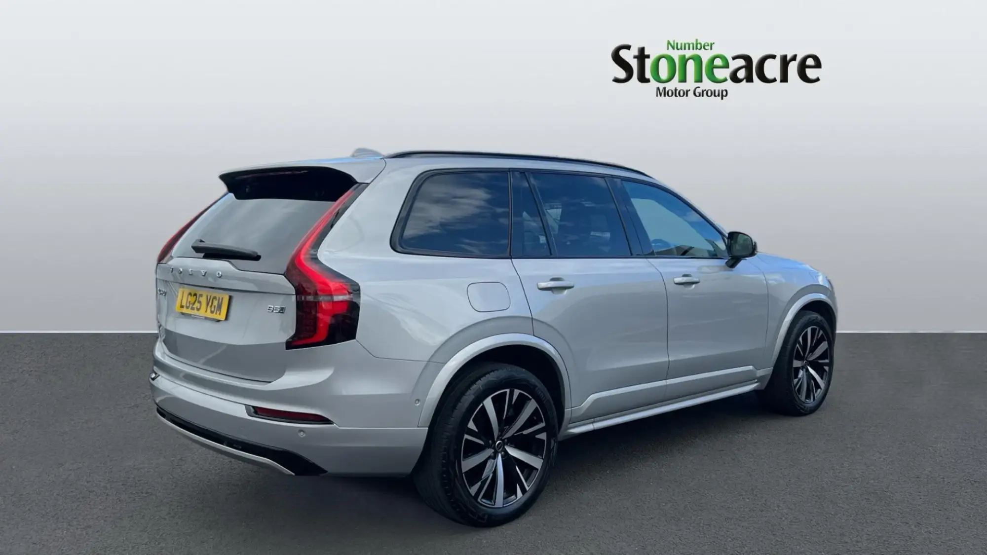 Volvo XC90 2.0 B5 MHEV Plus Auto 4WD Euro 6 (s/s) 5dr LG25YGM Image 2