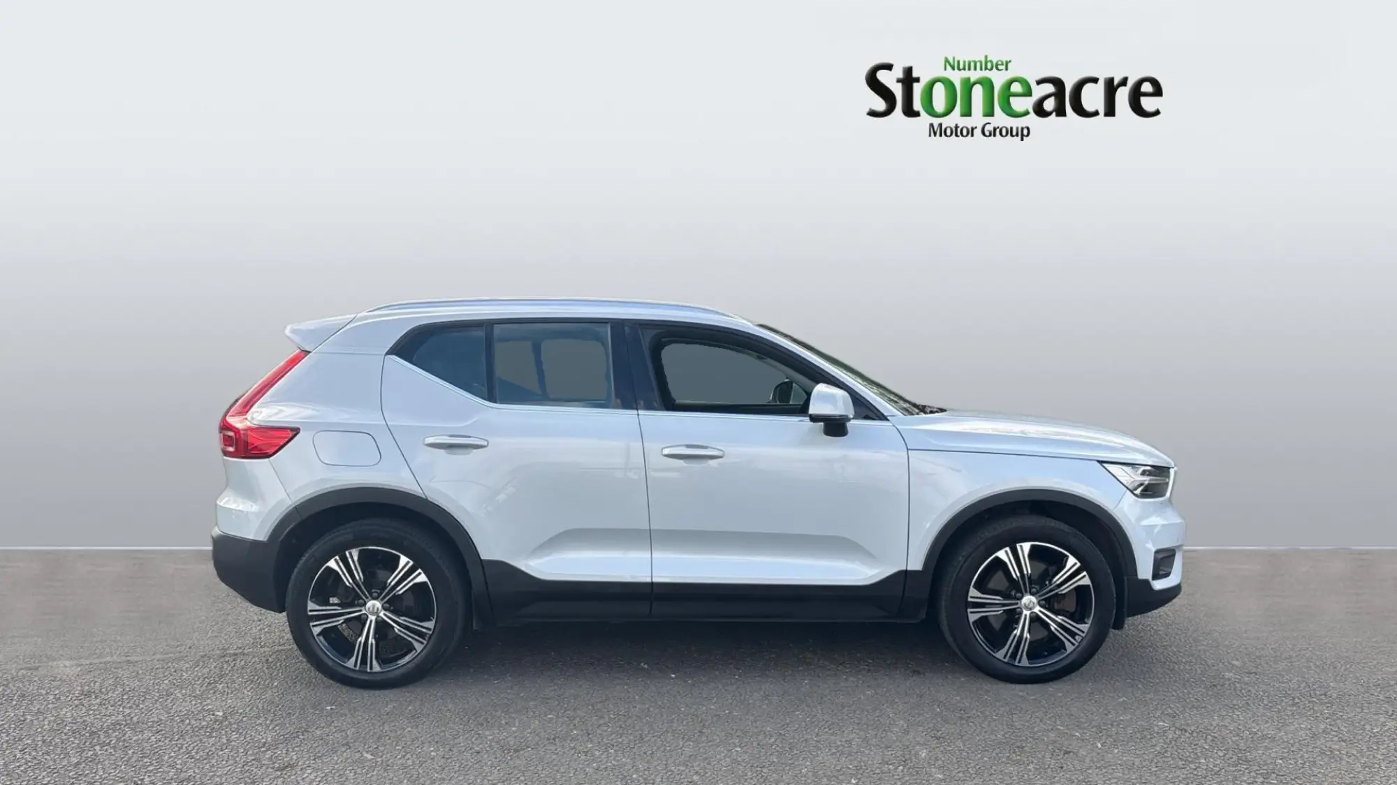 Volvo XC40 Recharge Recharge Inscription Pro, T5 plug-in hybrid YY70BHE Image 3