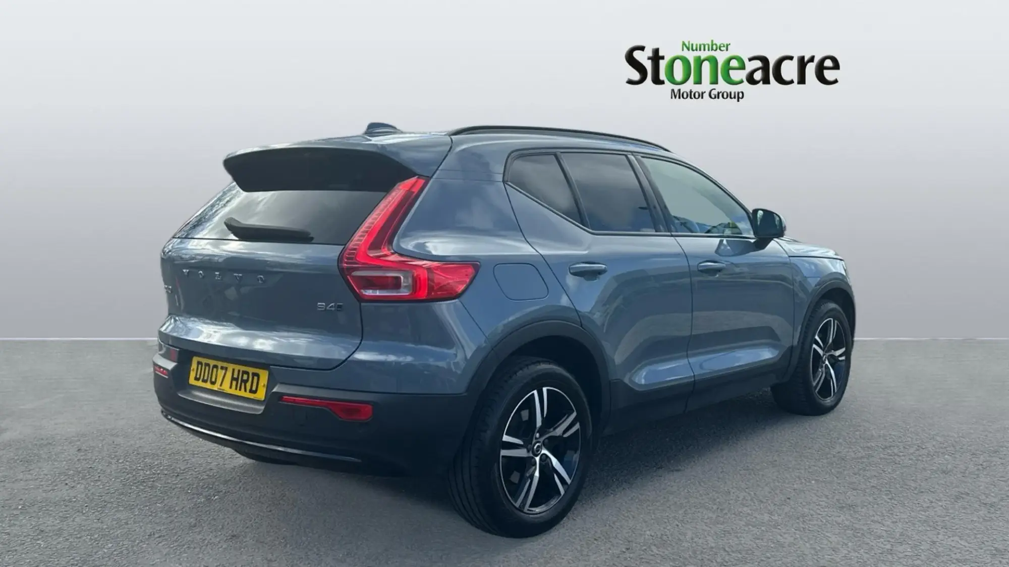 Volvo XC40 2.0 B3P Plus Dark 5dr Auto NV22ZPN Image 2