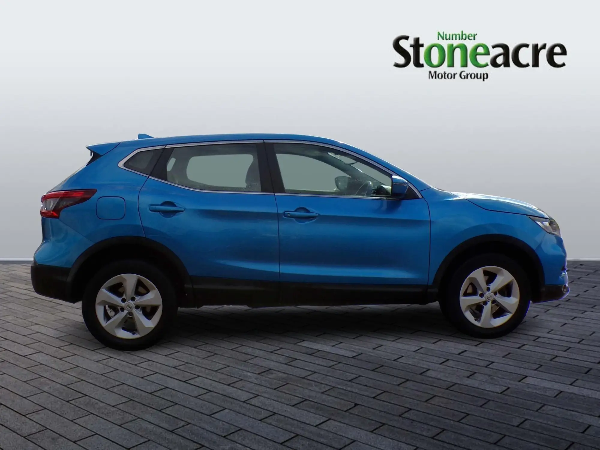 Nissan Qashqai 1.3 DiG-T Acenta Premium 5dr DL69FKY Image 2