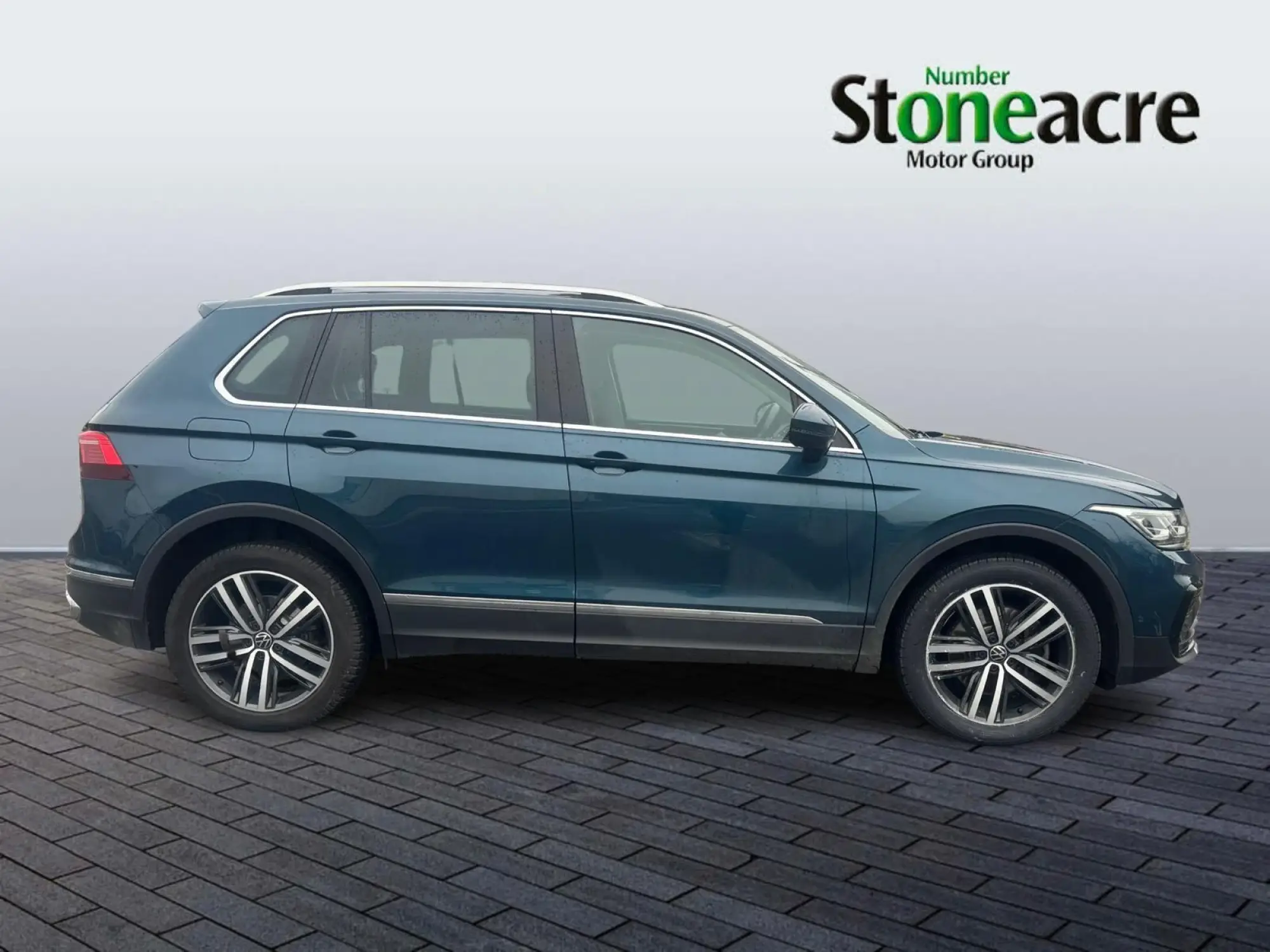 Volkswagen Tiguan 1.4 TSI 13kWh Elegance DSG Euro 6 (s/s) 5dr YC71ZWK Image 2