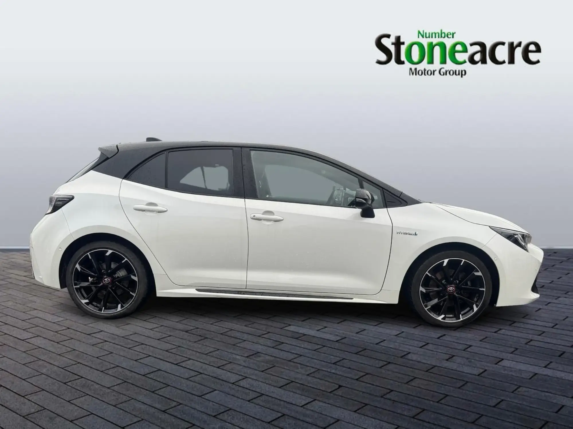 Toyota Corolla Hatchback 2.0 VVT-i Hybrid GR Sport 5dr CVT PK71UCU Image 2