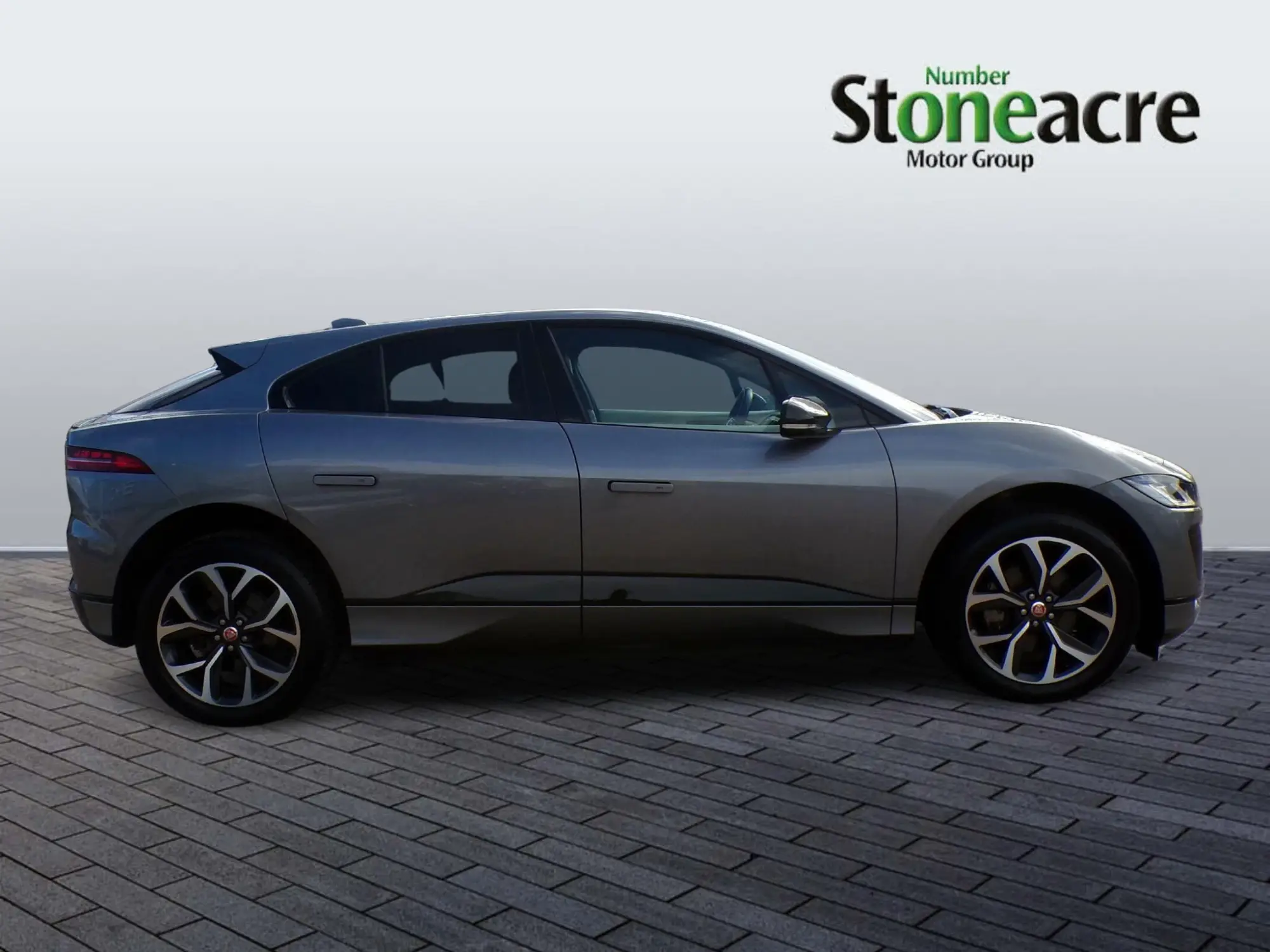 Jaguar i-Pace 400 90kWh HSE Black Auto 4WD 5dr J40KWB Image 2