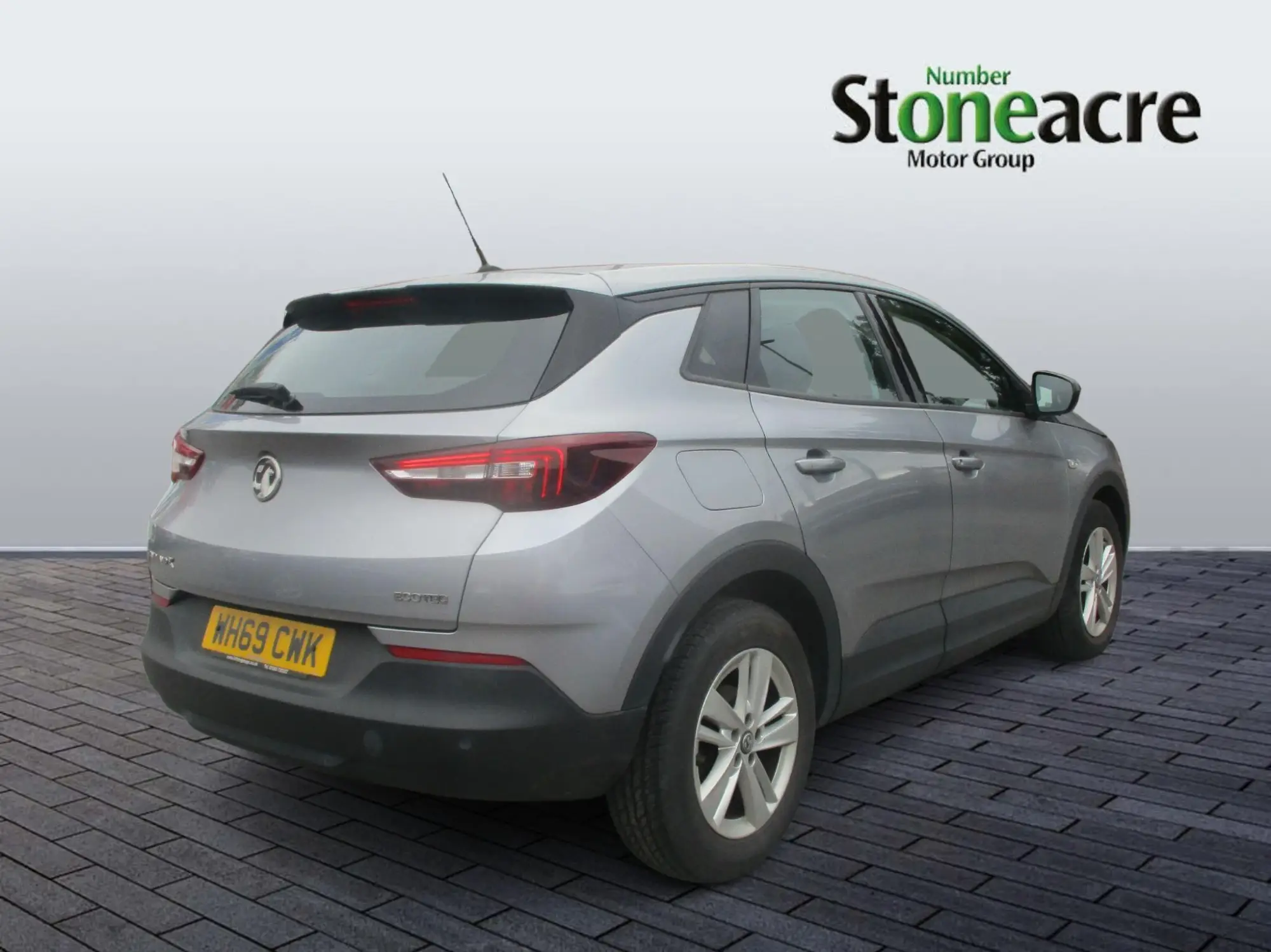 Vauxhall Grandland X 1.2 Turbo GPF SE SUV 5dr Petrol Manual Euro 6 (s/s) (130 ps) WH69CWK Image 3