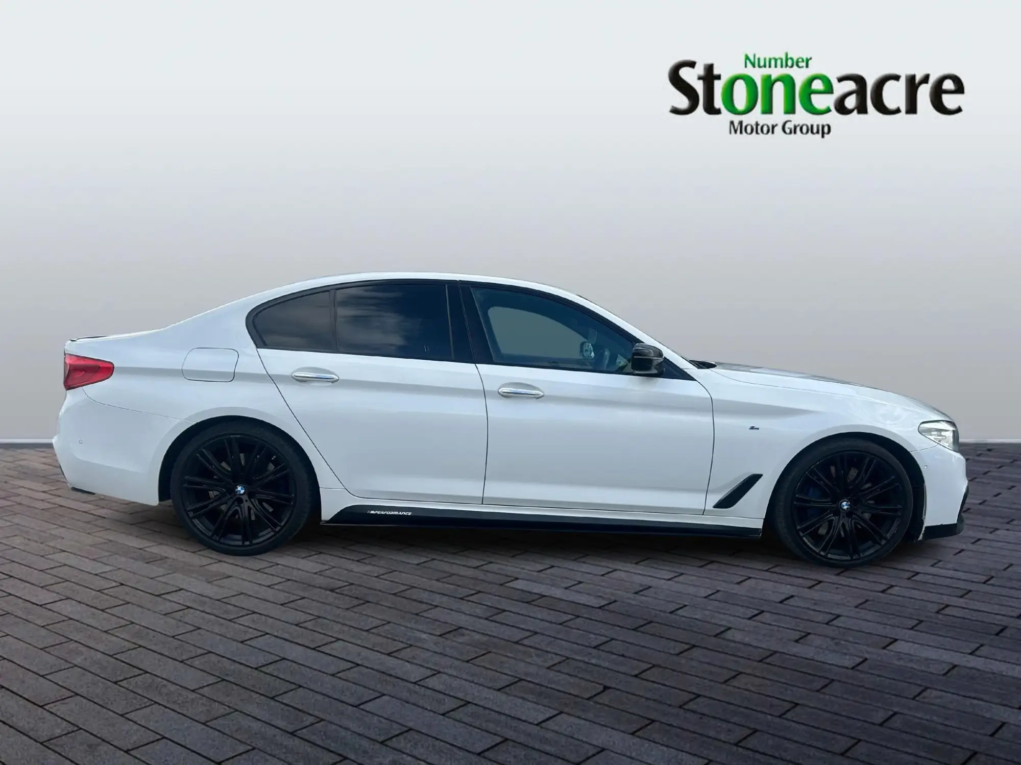 BMW 5 Series 3.0 540i GPF M Sport Auto xDrive Euro 6 (s/s) 4dr K29MLY Image 2