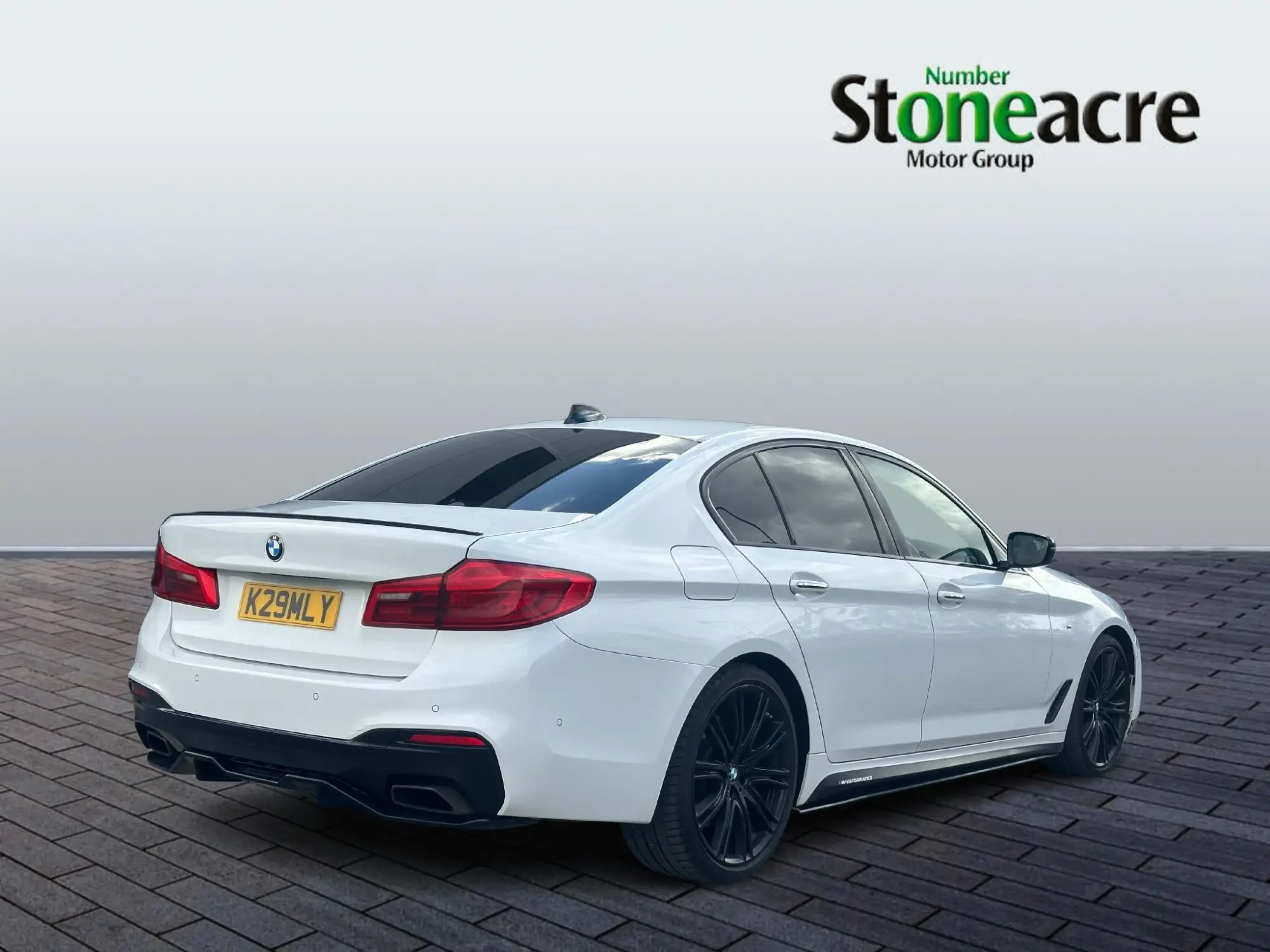 BMW 5 Series 3.0 540i GPF M Sport Auto xDrive Euro 6 (s/s) 4dr K29MLY Image 3