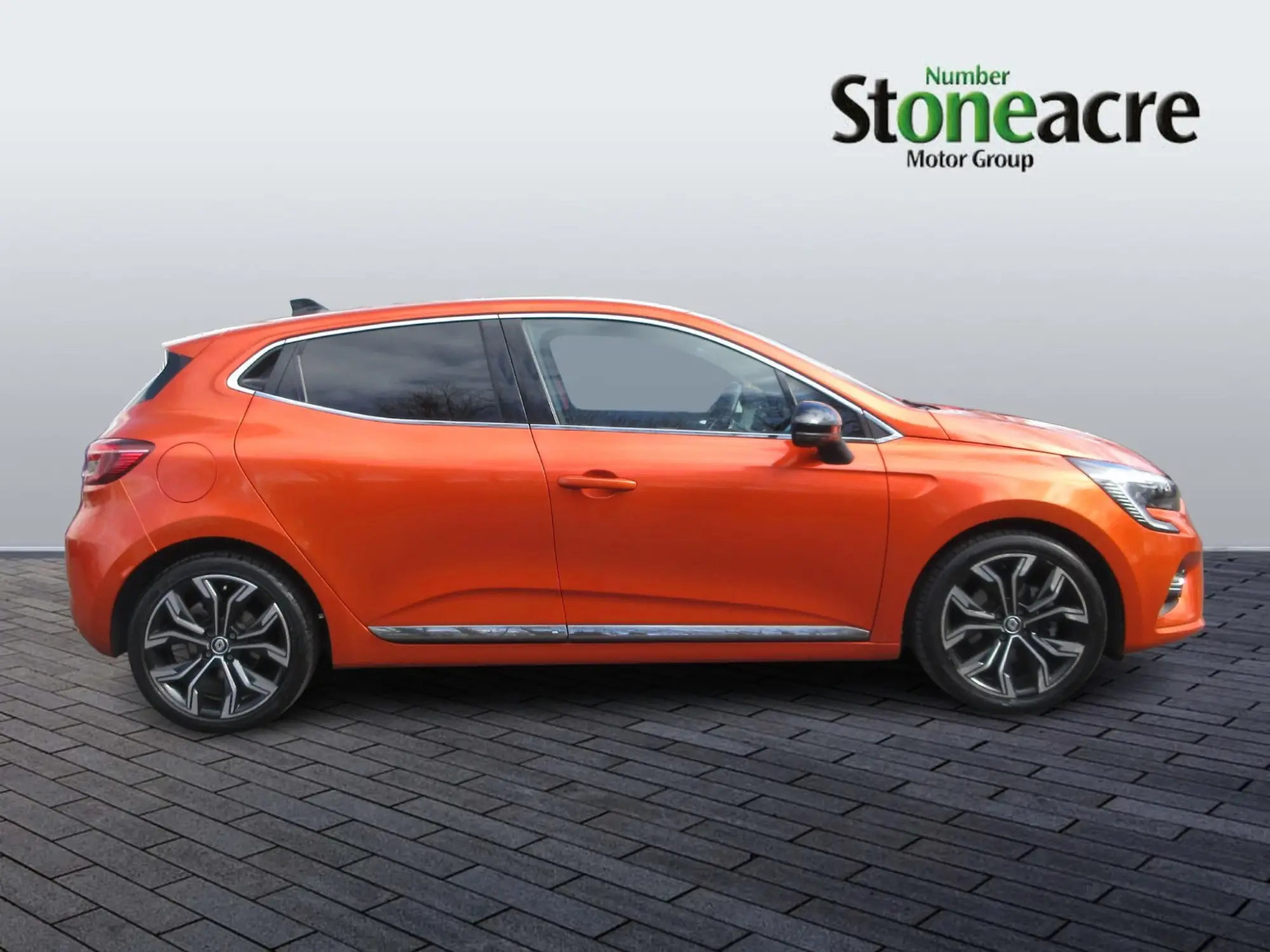 Renault Clio E-Tech 1.6 E-TECH Techno Auto Euro 6 (s/s) 5dr MJ23JDK Image 2