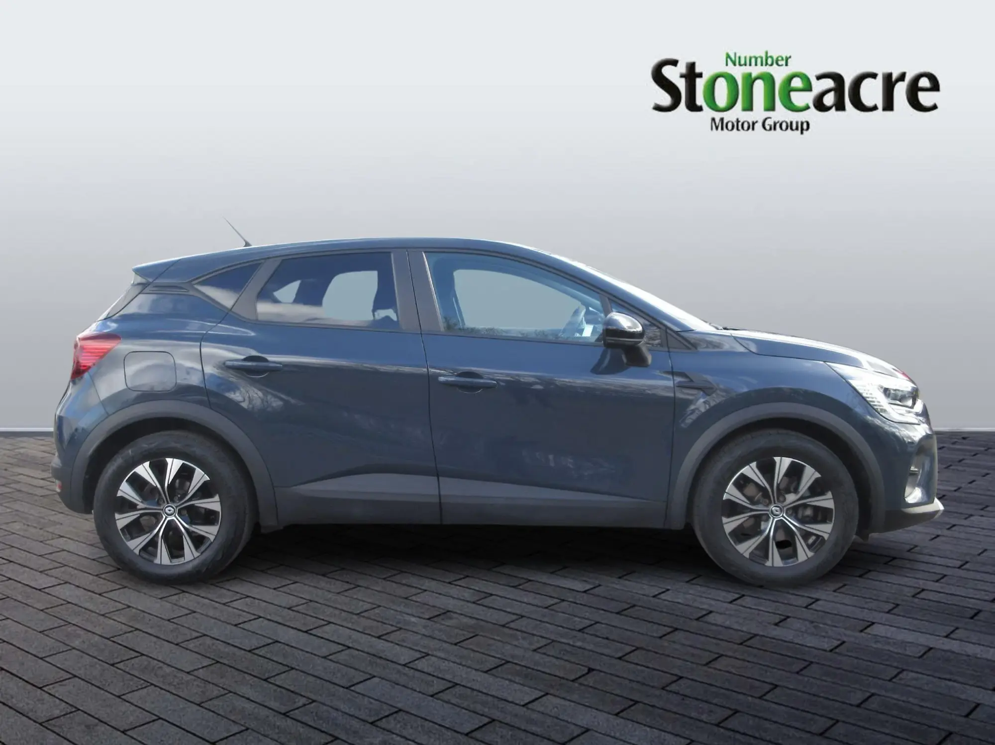 Renault Captur E-Tech 1.6 E-TECH evolution Auto Euro 6 (s/s) 5dr NX23UPN Image 2