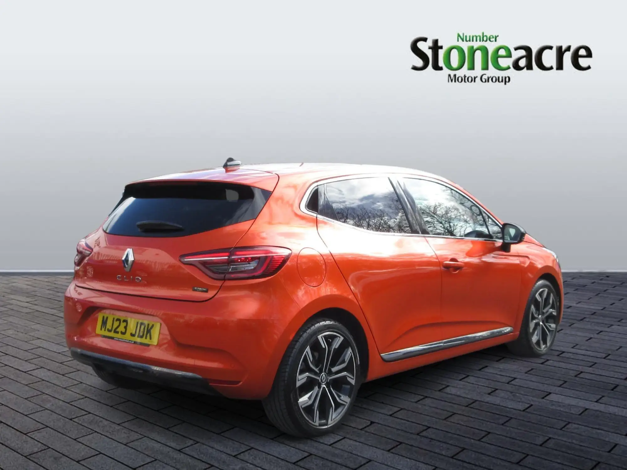 Renault Clio E-Tech 1.6 E-TECH Techno Auto Euro 6 (s/s) 5dr MJ23JDK Image 3