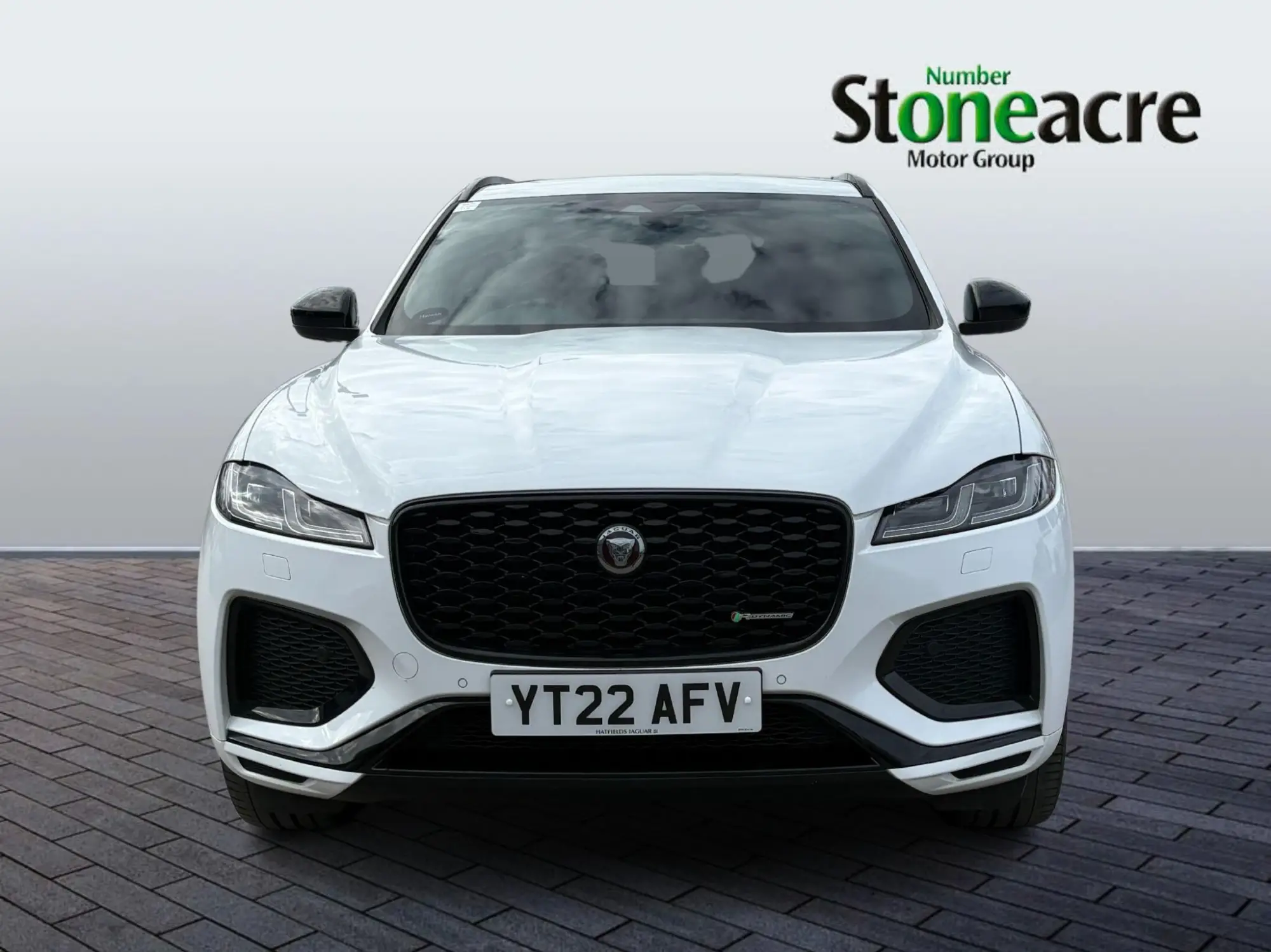 Jaguar F-Pace 2.0 D200 MHEV R-Dynamic Black Auto AWD Euro 6 (s/s) 5dr YT22AFV Image 2
