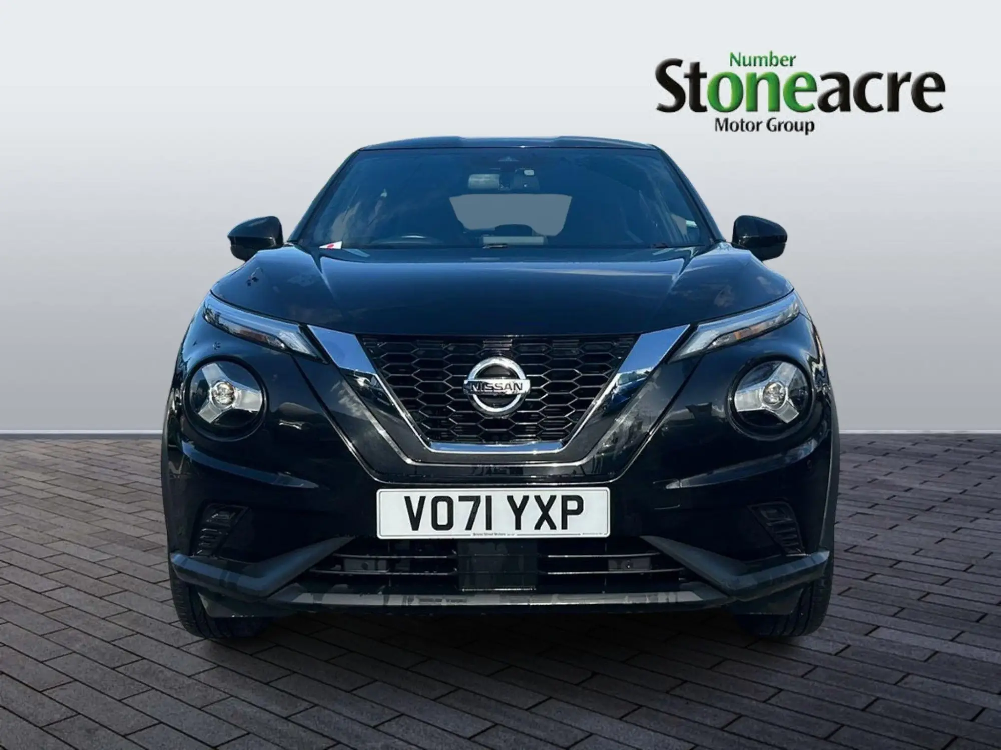 Nissan Juke 1.0 DiG-T N-Connecta 5dr VO71YXP Image 2