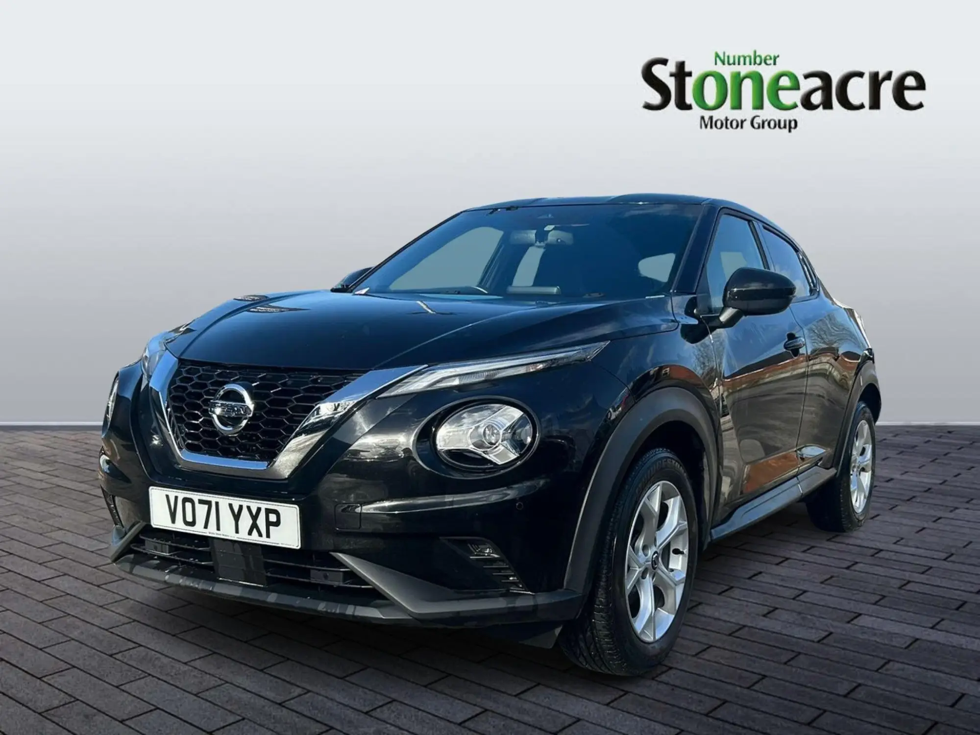 Nissan Juke 1.0 DiG-T N-Connecta 5dr VO71YXP Image 3