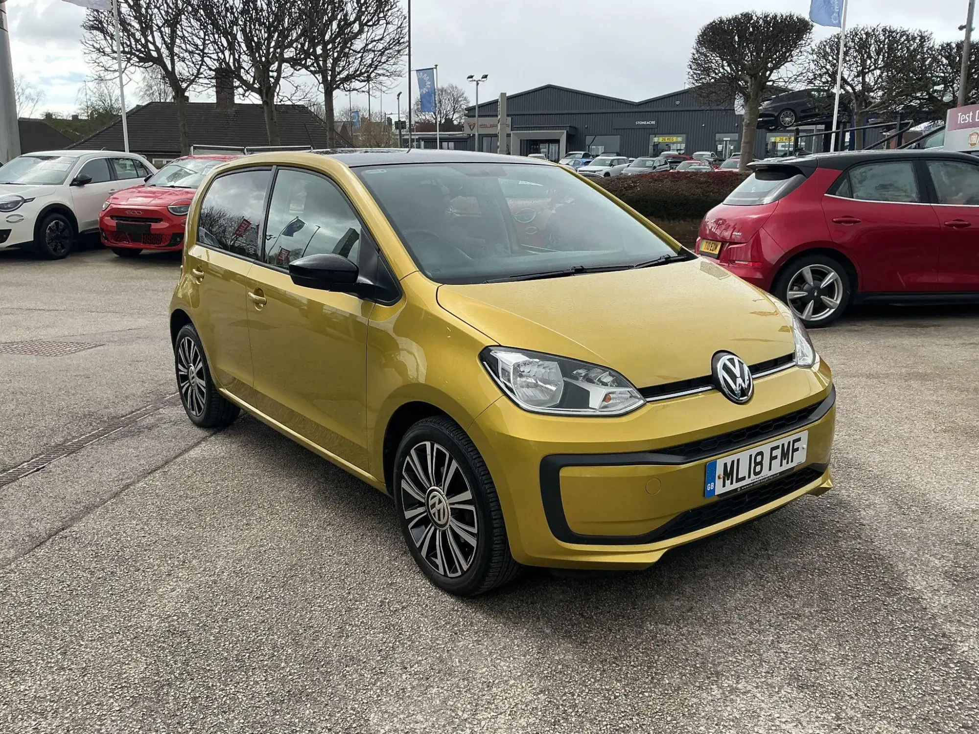 Volkswagen up! 1.0 BlueMotion Tech Move up! Euro 6 (s/s) 5dr ML18FMF Image 1