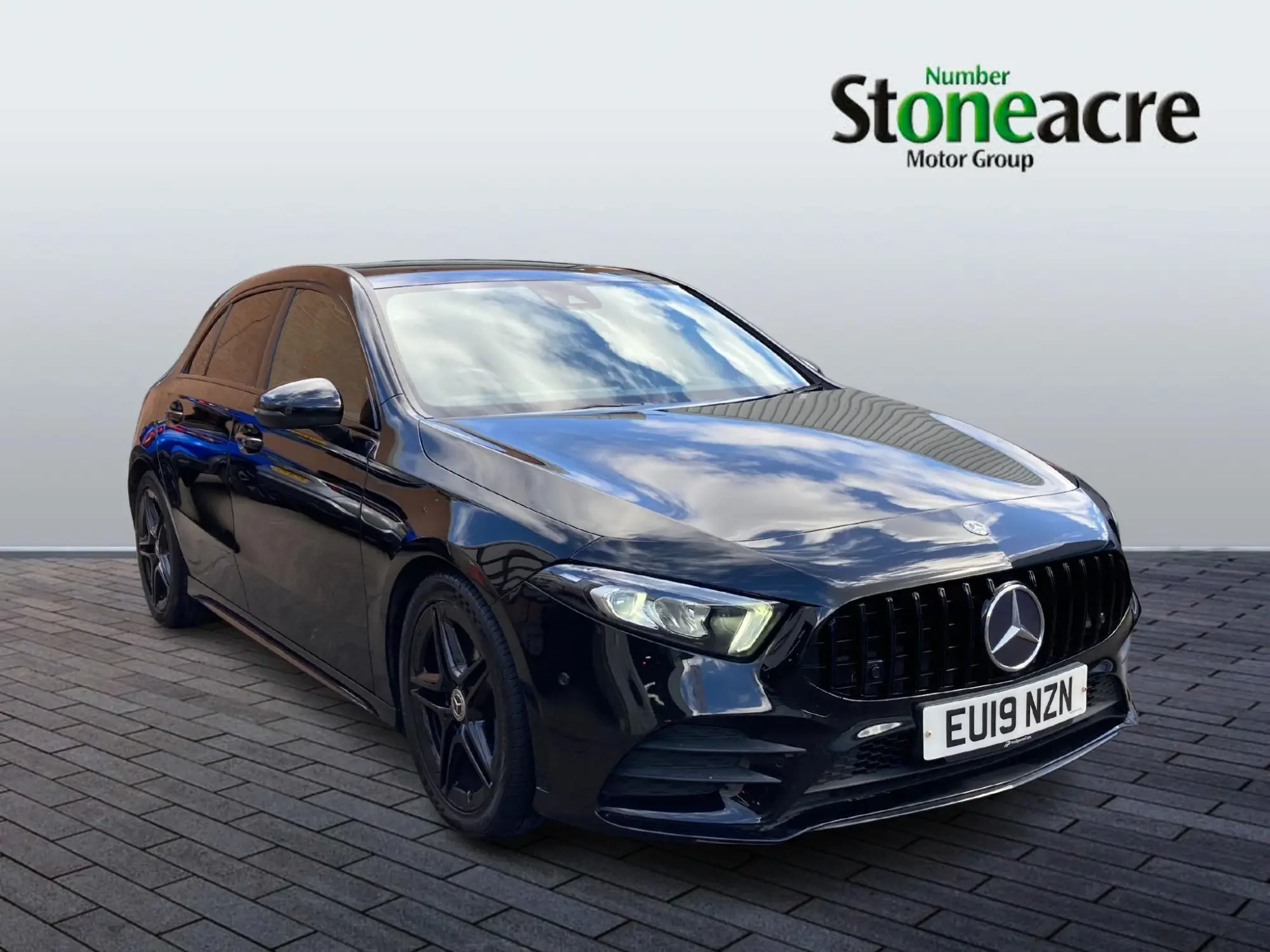 Mercedes-Benz A-Class 2.0 A200d AMG Line (Premium) 8G-DCT Euro 6 (s/s) 5dr EU19NZN Image 1