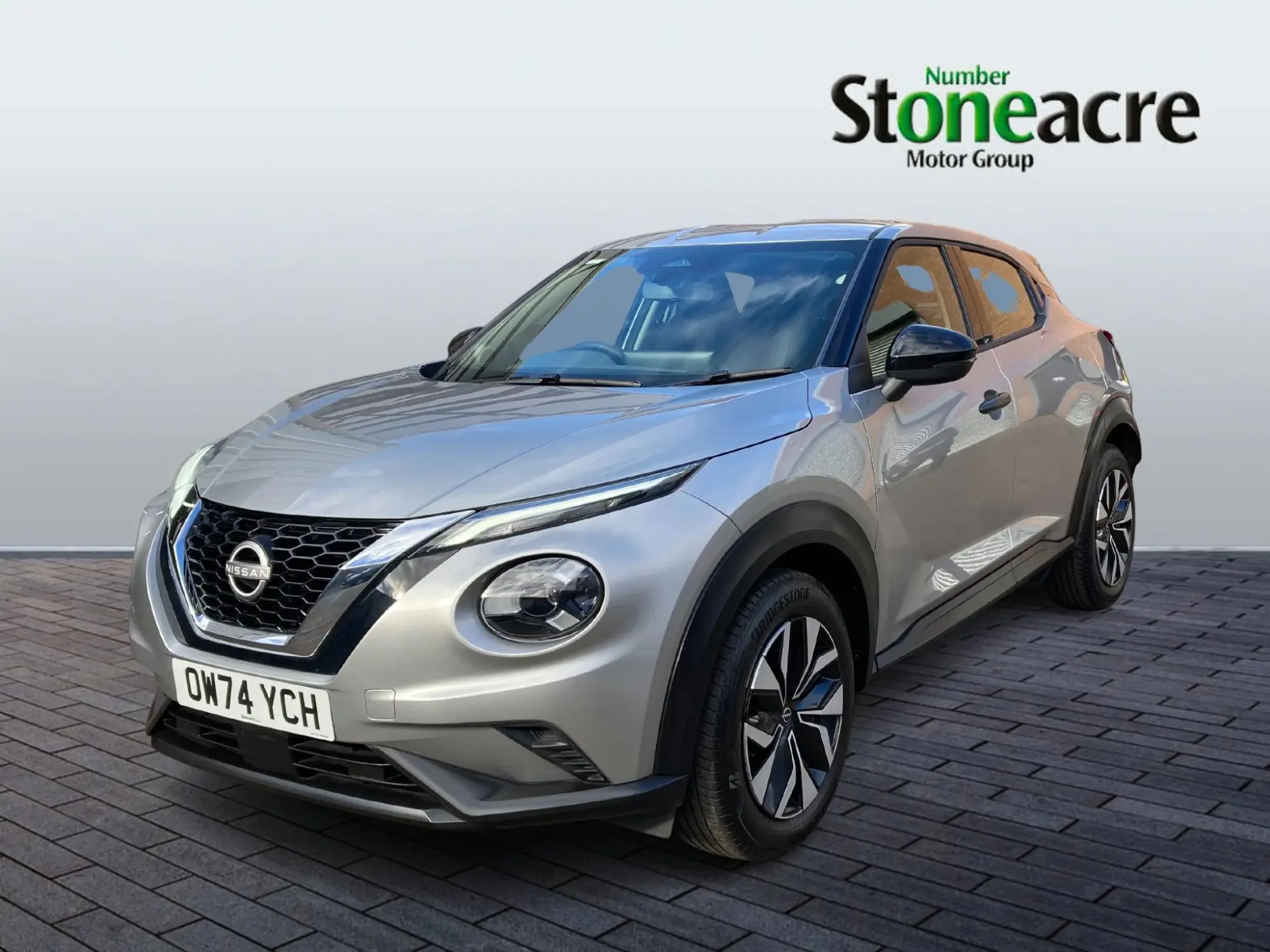 Nissan Juke 1.0 DIG-T Acenta Premium Euro 6 (s/s) 5dr OW74YCH Image 3