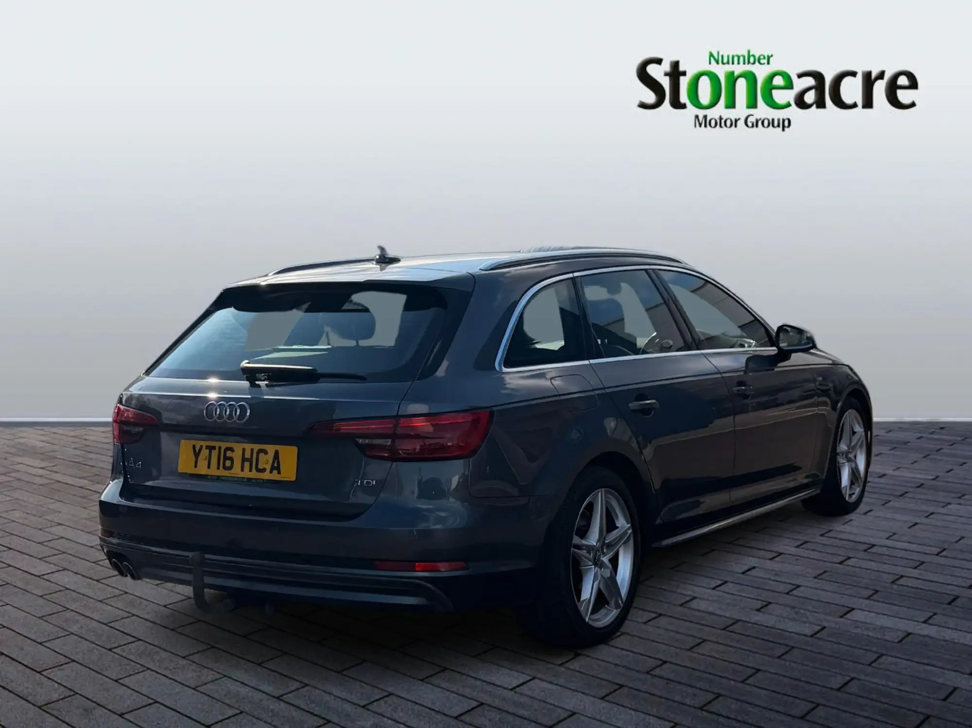 Audi A4 Avant 2.0 TDI S line S Tronic Euro 6 (s/s) 5dr YT16HCA Image 3
