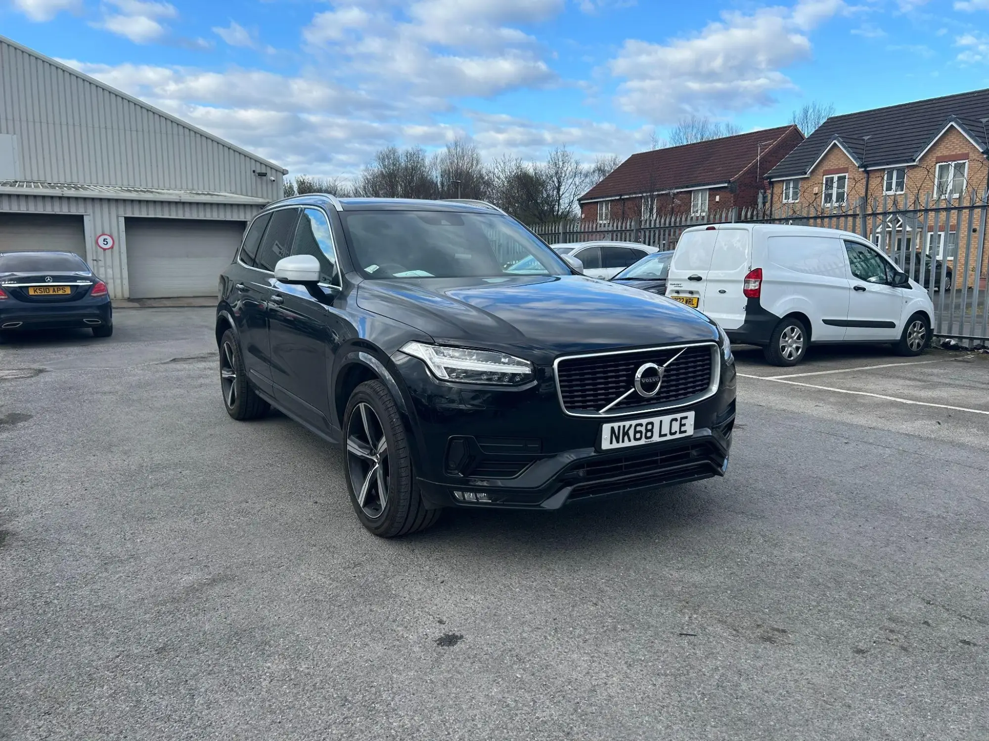Volvo XC90 2.0 D5 PowerPulse R DESIGN 5dr AWD Geartronic NK68LCE Image 1