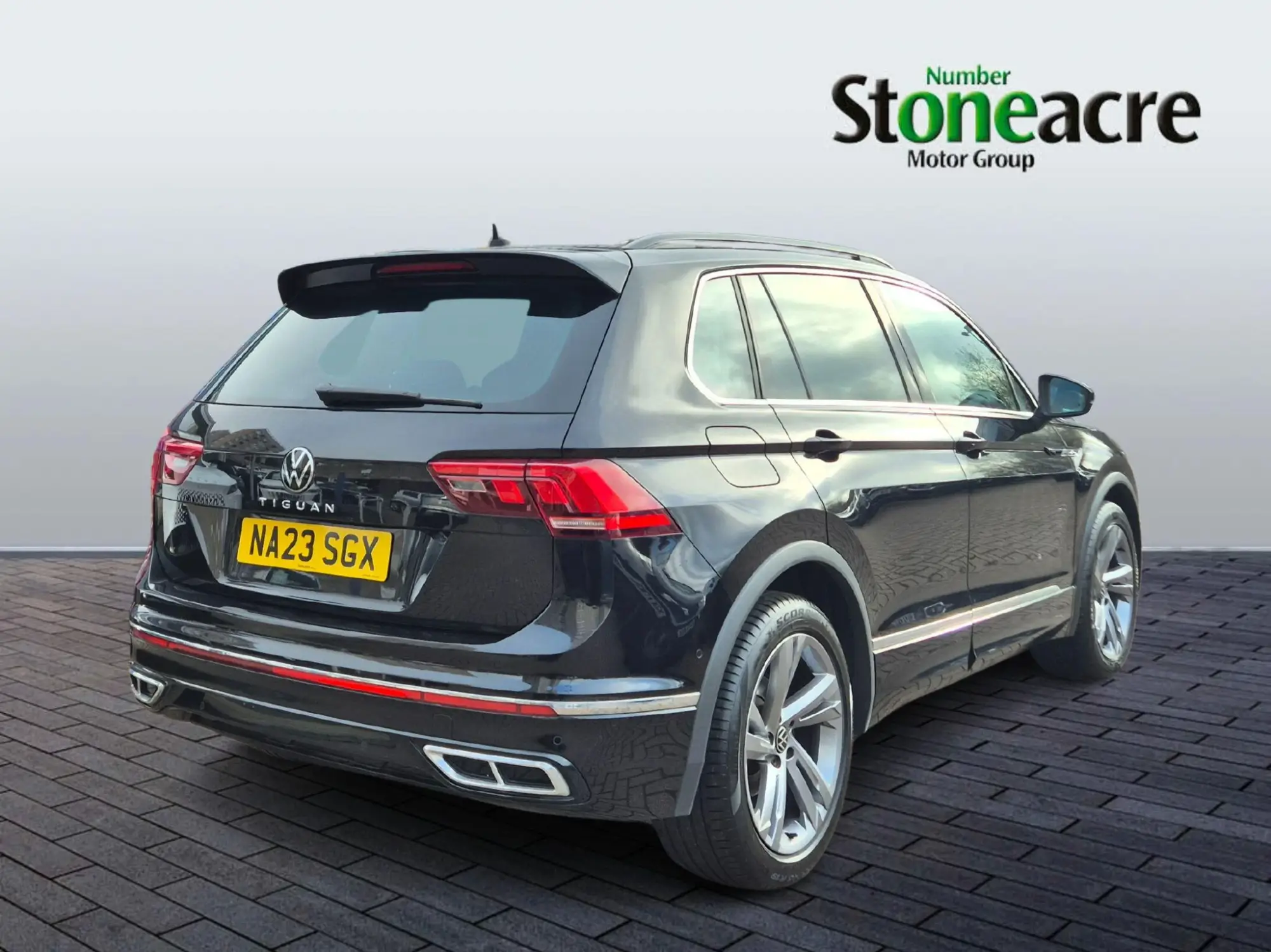 Volkswagen Tiguan 1.5 TSI R-Line Edition DSG Euro 6 (s/s) 5dr NA23SGX Image 3