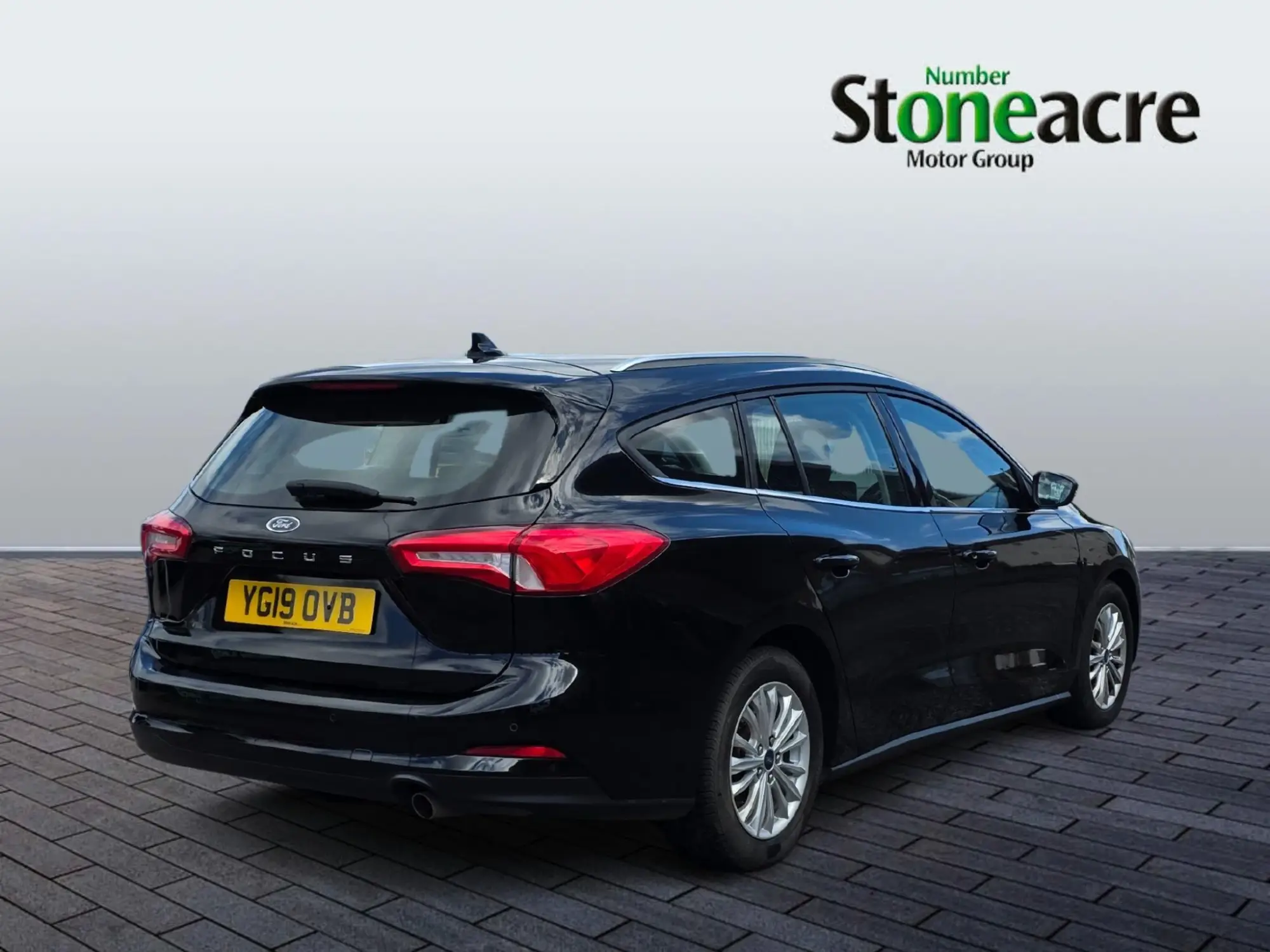 Ford Focus 1.5T EcoBoost Titanium Euro 6 (s/s) 5dr YG19OVB Image 3