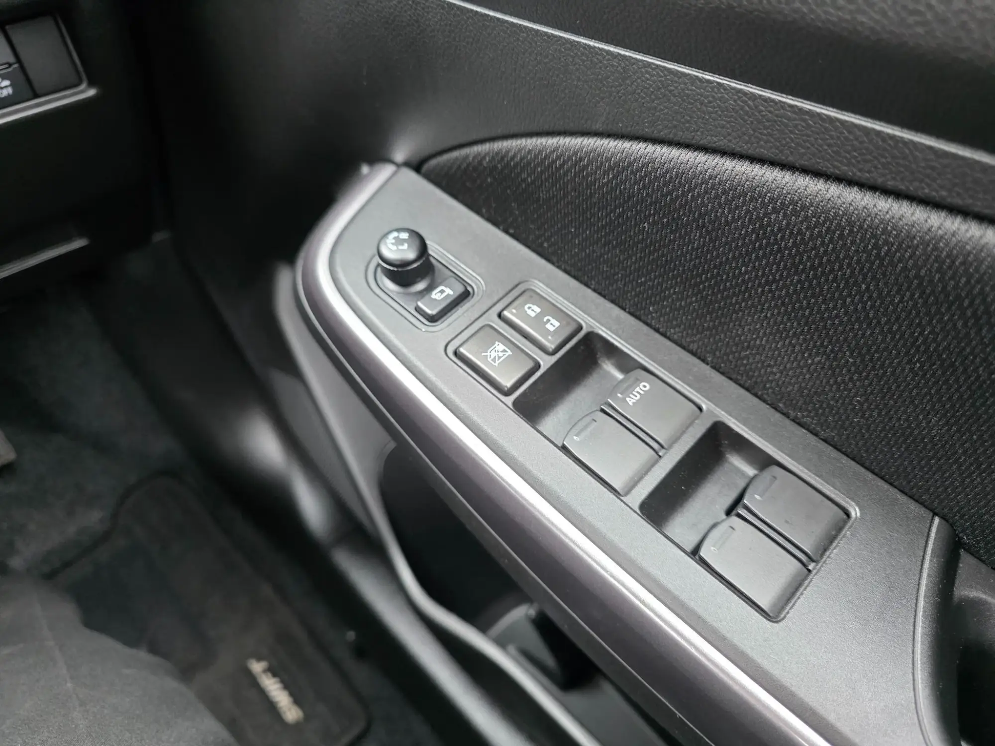 Suzuki Swift Image 29