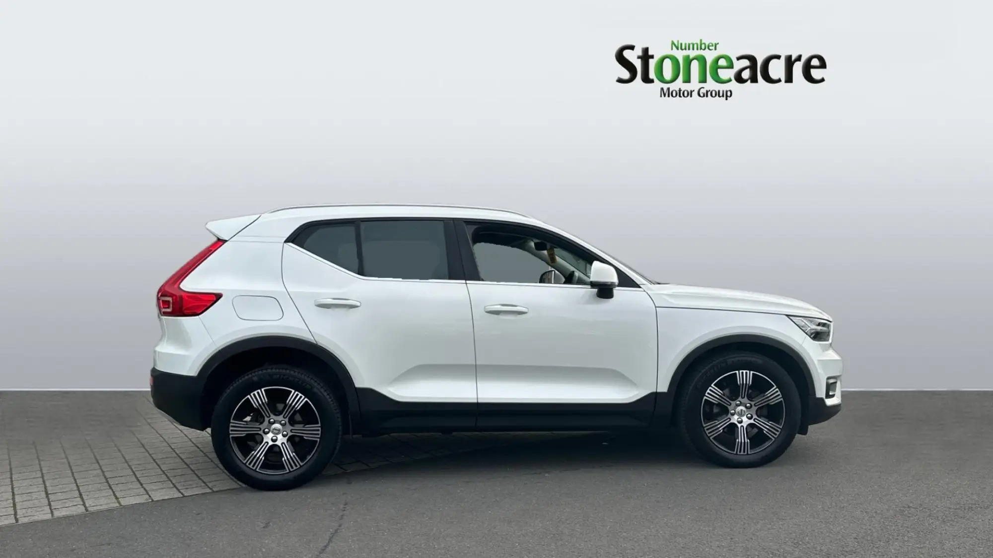 Volvo XC40 1.5 T3 [163] Inscription 5dr YR70WYB Image 3