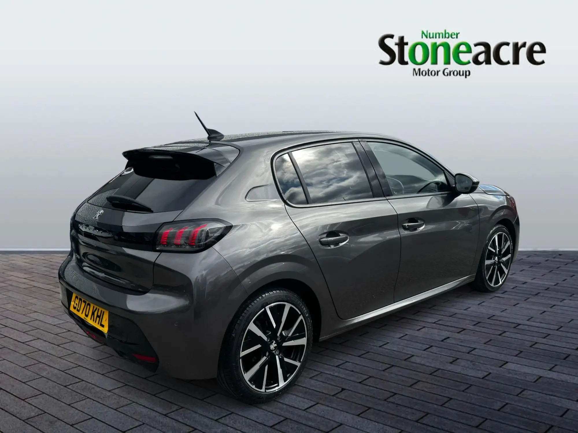 Peugeot 208 1.2 PureTech Allure Premium Hatchback 5dr Petrol Manual Euro 6 (s/s) (100 ps) GD70KHL Image 3