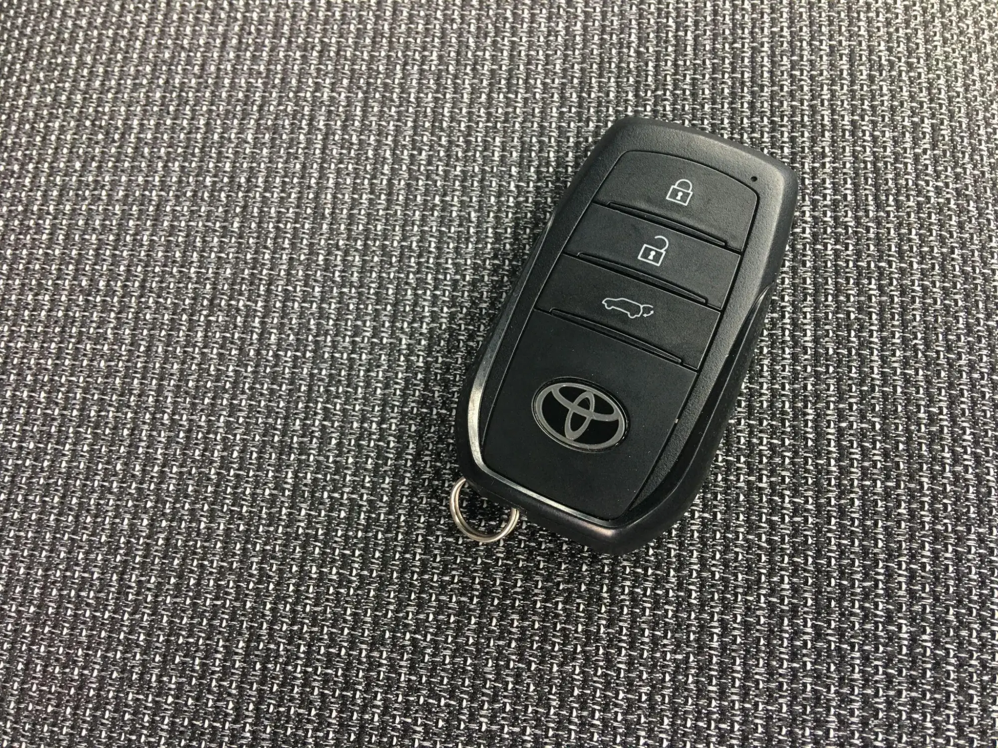 Toyota bZ4X Image 18