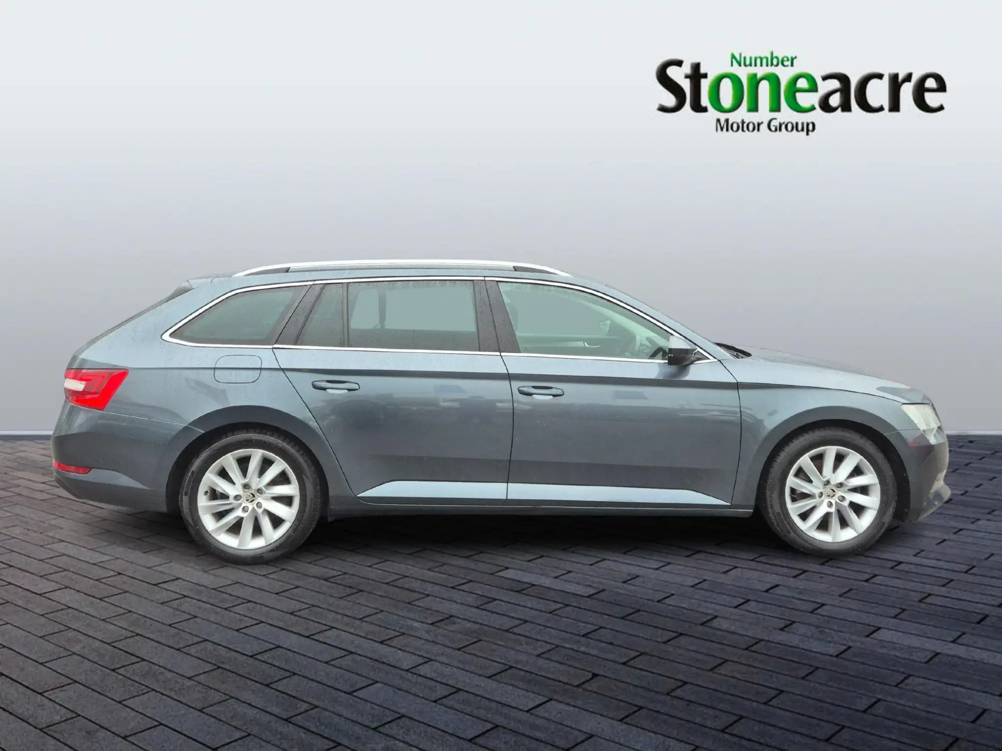 Skoda Superb 2.0 TDI SE Technology DSG Auto 6Spd Euro 6 (s/s) 5dr DF17ZHG Image 2