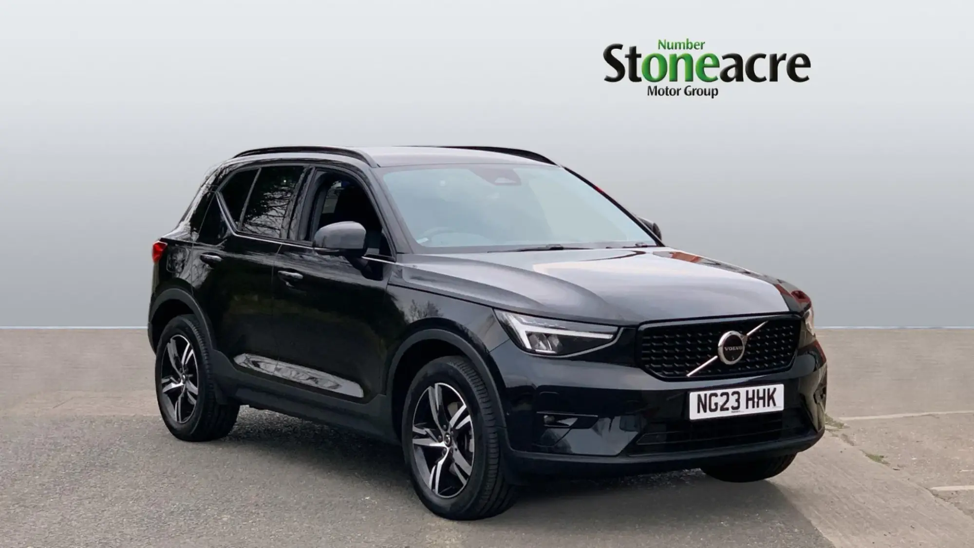 Volvo XC40 2.0 B3P Plus Dark 5dr Auto NG23HHK Image 1