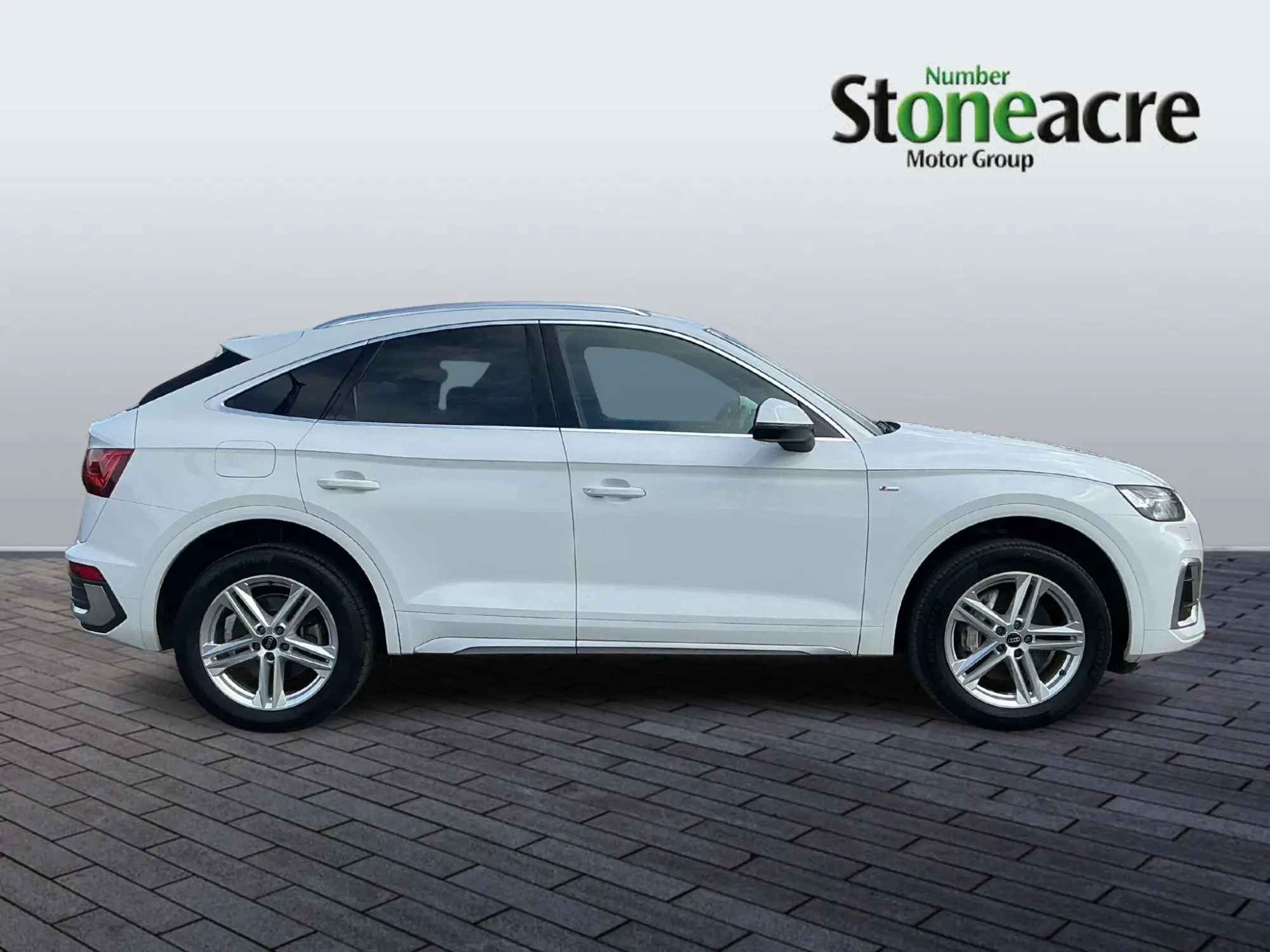 Audi Q5 2.0 TFSIe 50 S line Sportback S Tronic quattro Euro 6 (s/s) 5dr 17.9kWh BP72EKU Image 2