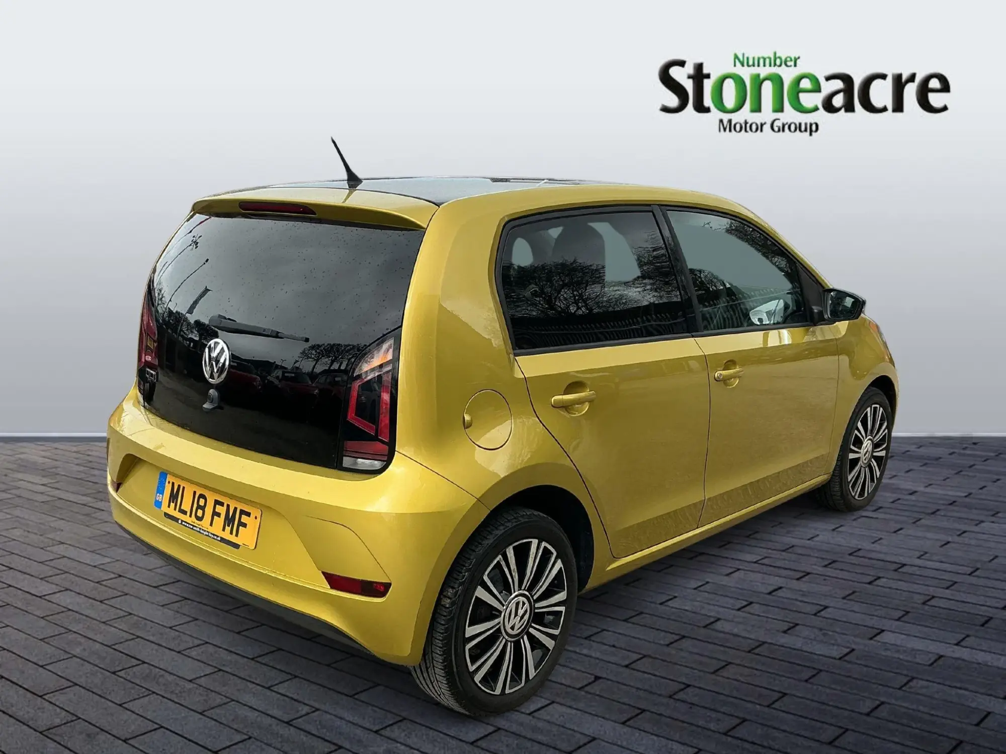 Volkswagen up! 1.0 BlueMotion Tech Move up! Euro 6 (s/s) 5dr ML18FMF Image 3
