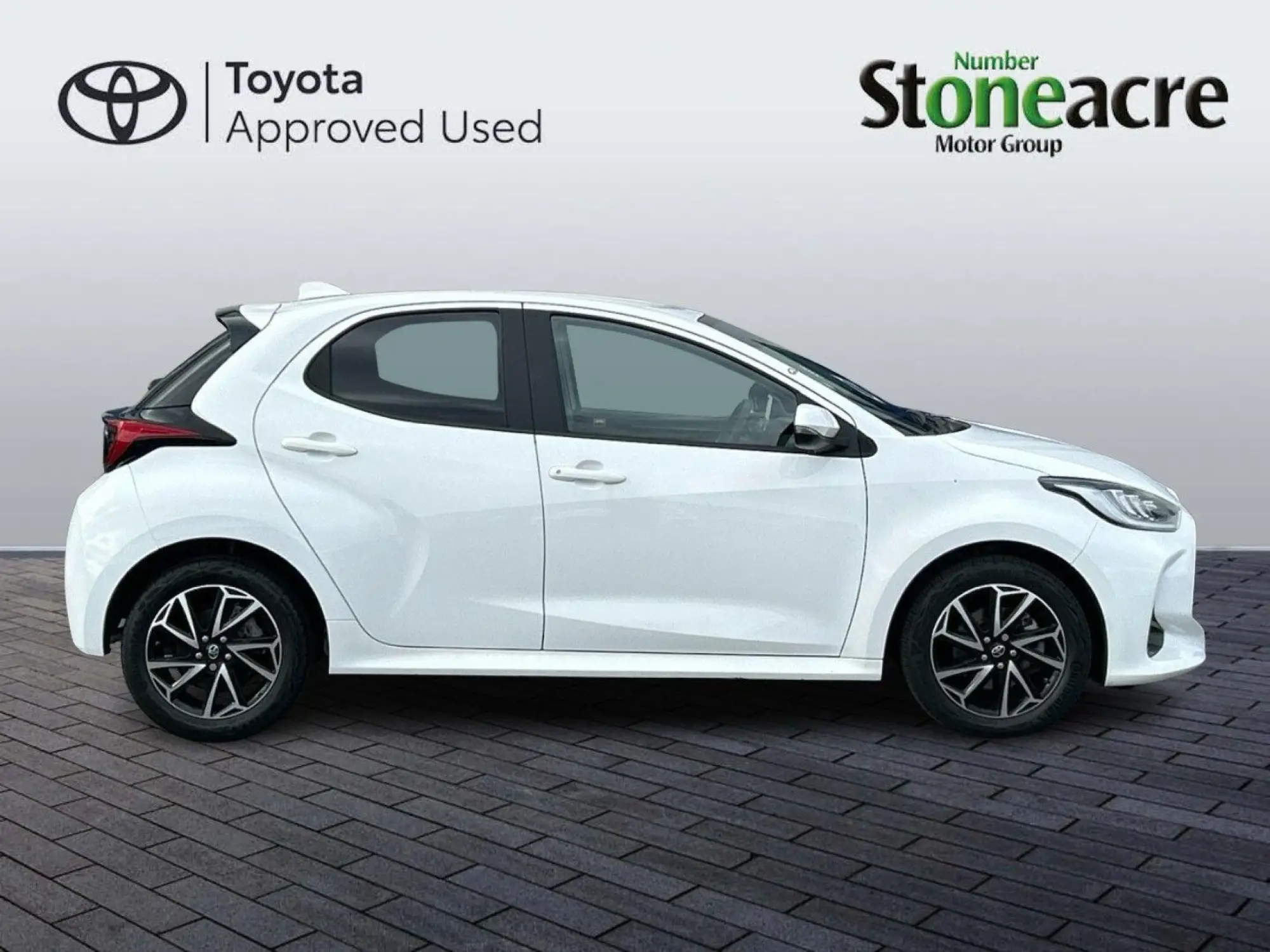 Toyota Yaris Image 2