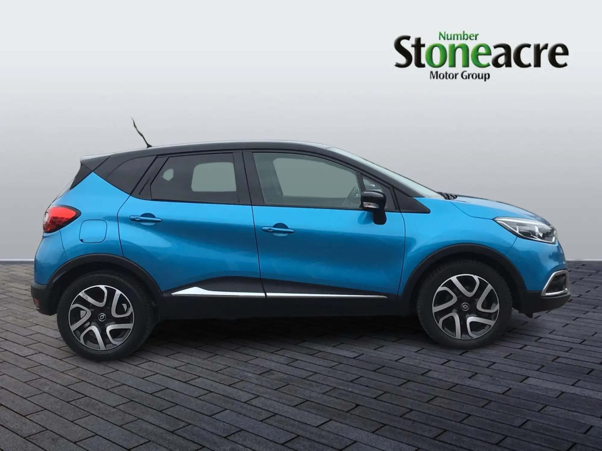 Renault Captur Dynamique S Nav dCi 90 NU17UNM Image 2