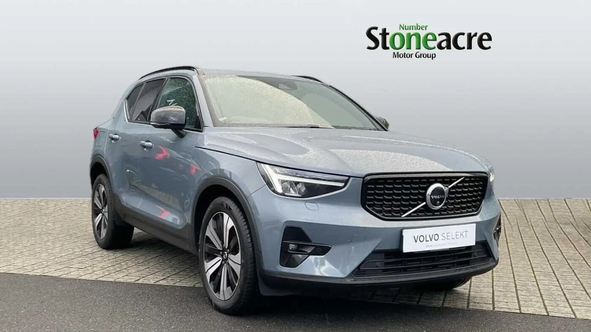 Volvo XC40 Recharge 1.5h T5 Recharge 10.7kWh Ultimate Dark SUV 5dr Petrol Plug-in Hybrid Auto Euro 6 (s/s) (262 ps) YM23TYK Image 1